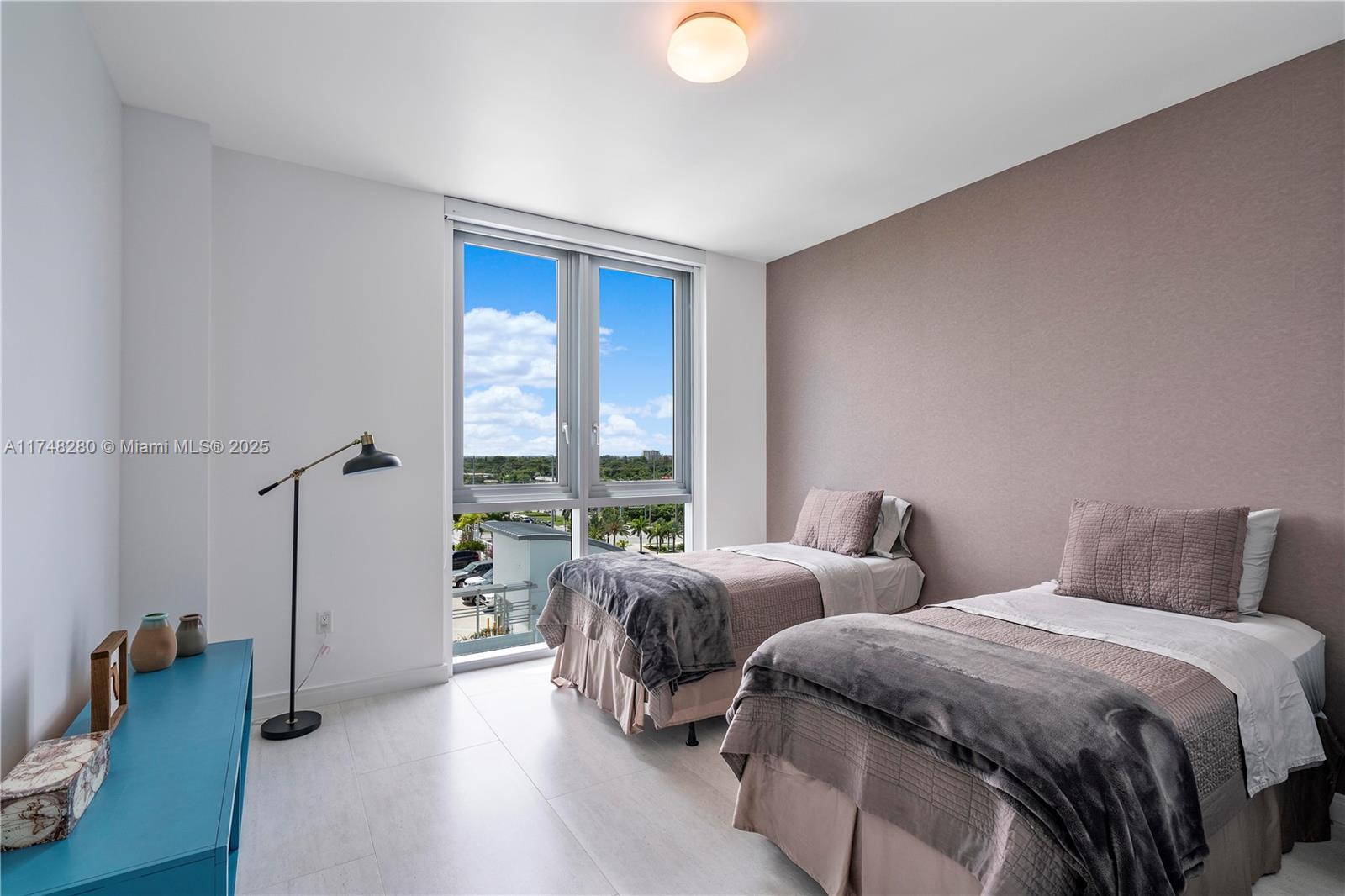 17111 Biscayne Blvd # 802