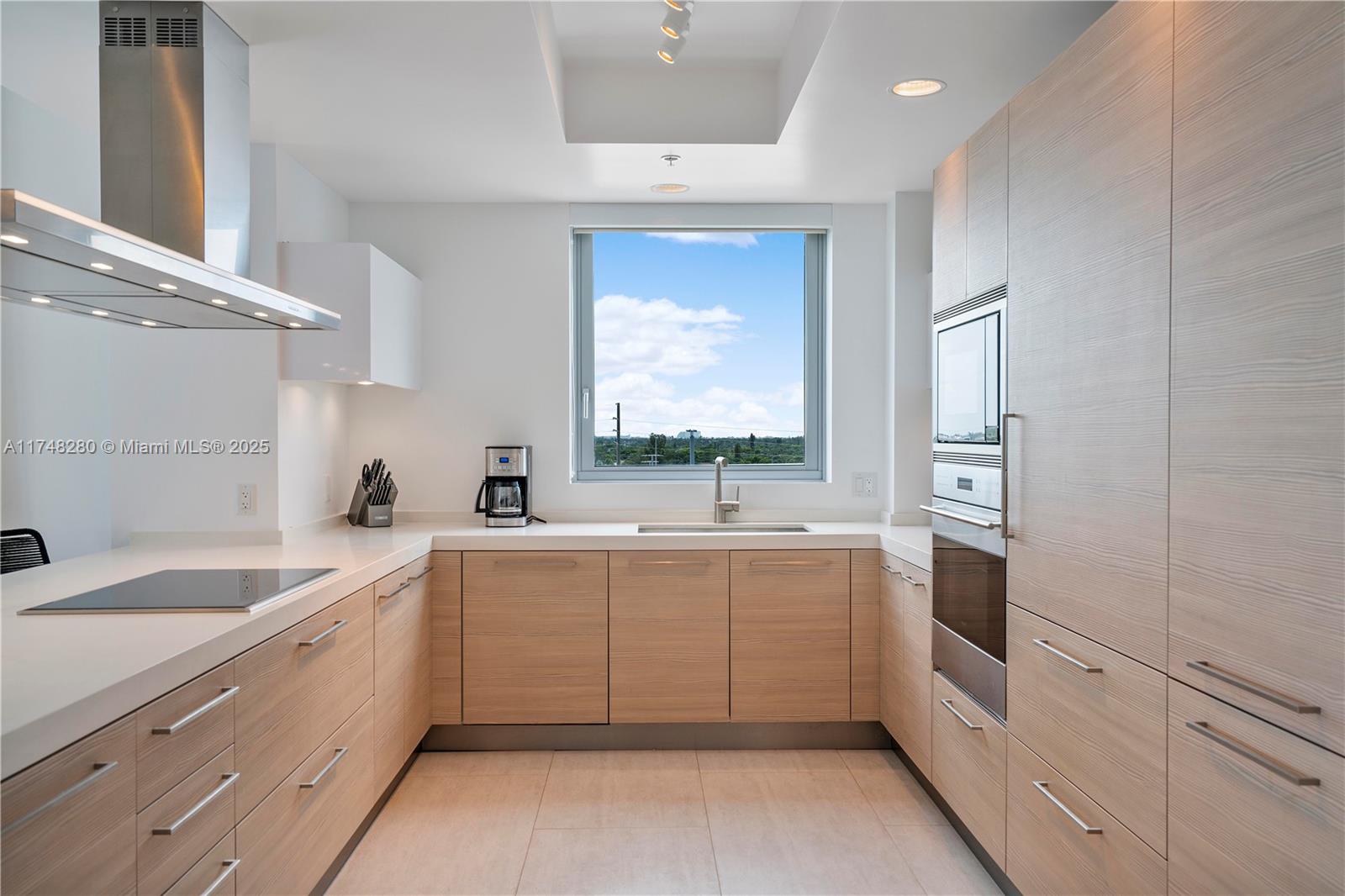 17111 Biscayne Blvd # 802