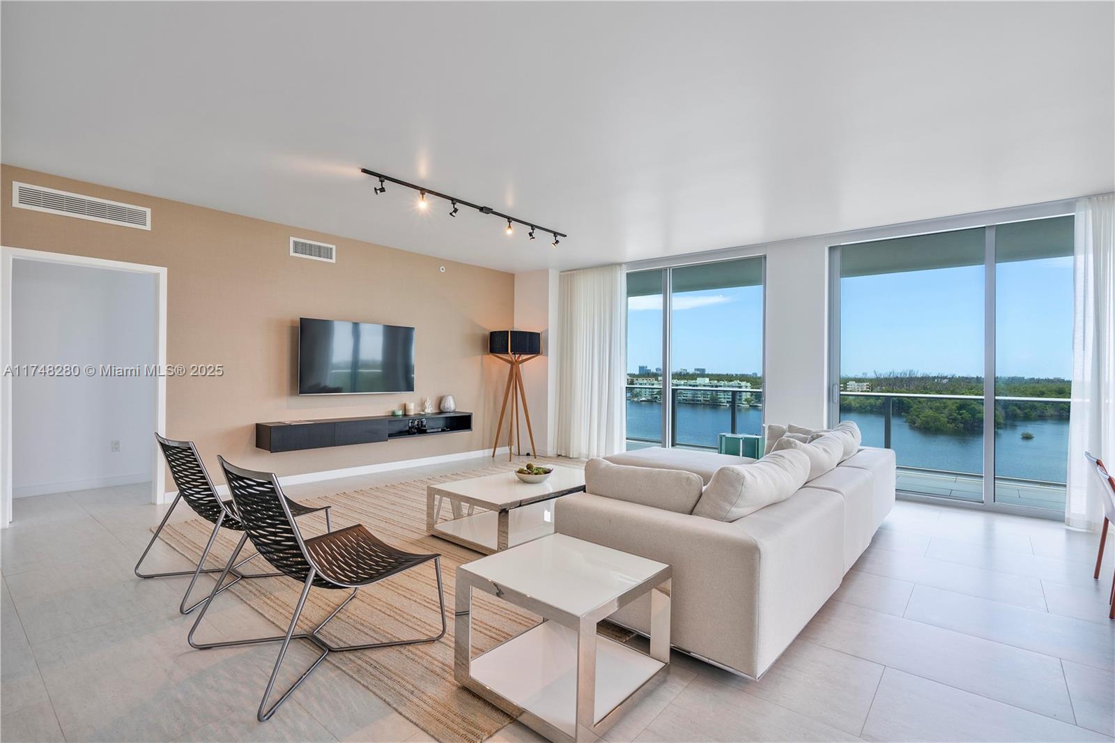 17111 Biscayne Blvd # 802