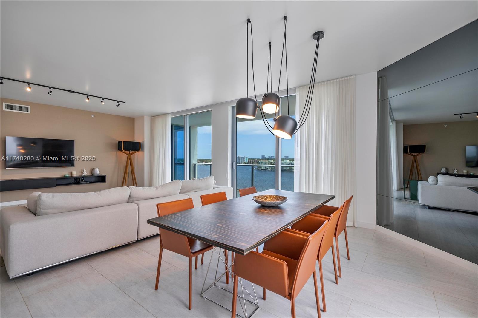 17111 Biscayne Blvd # 802