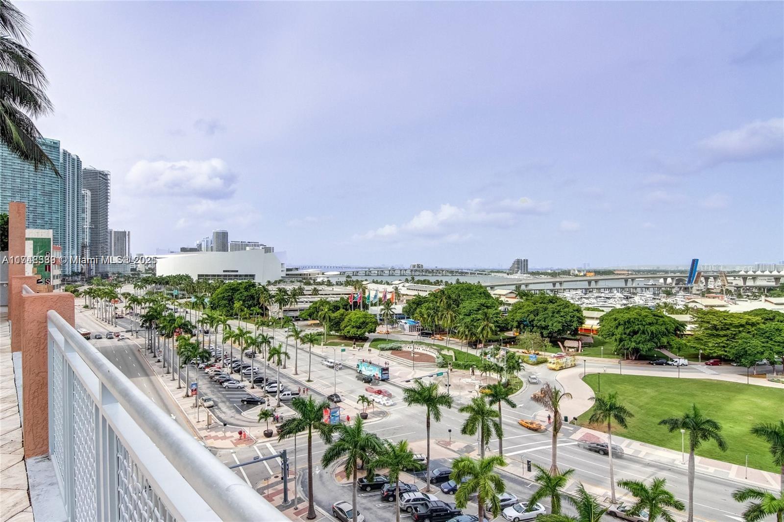 244 Biscayne Blvd # 3607