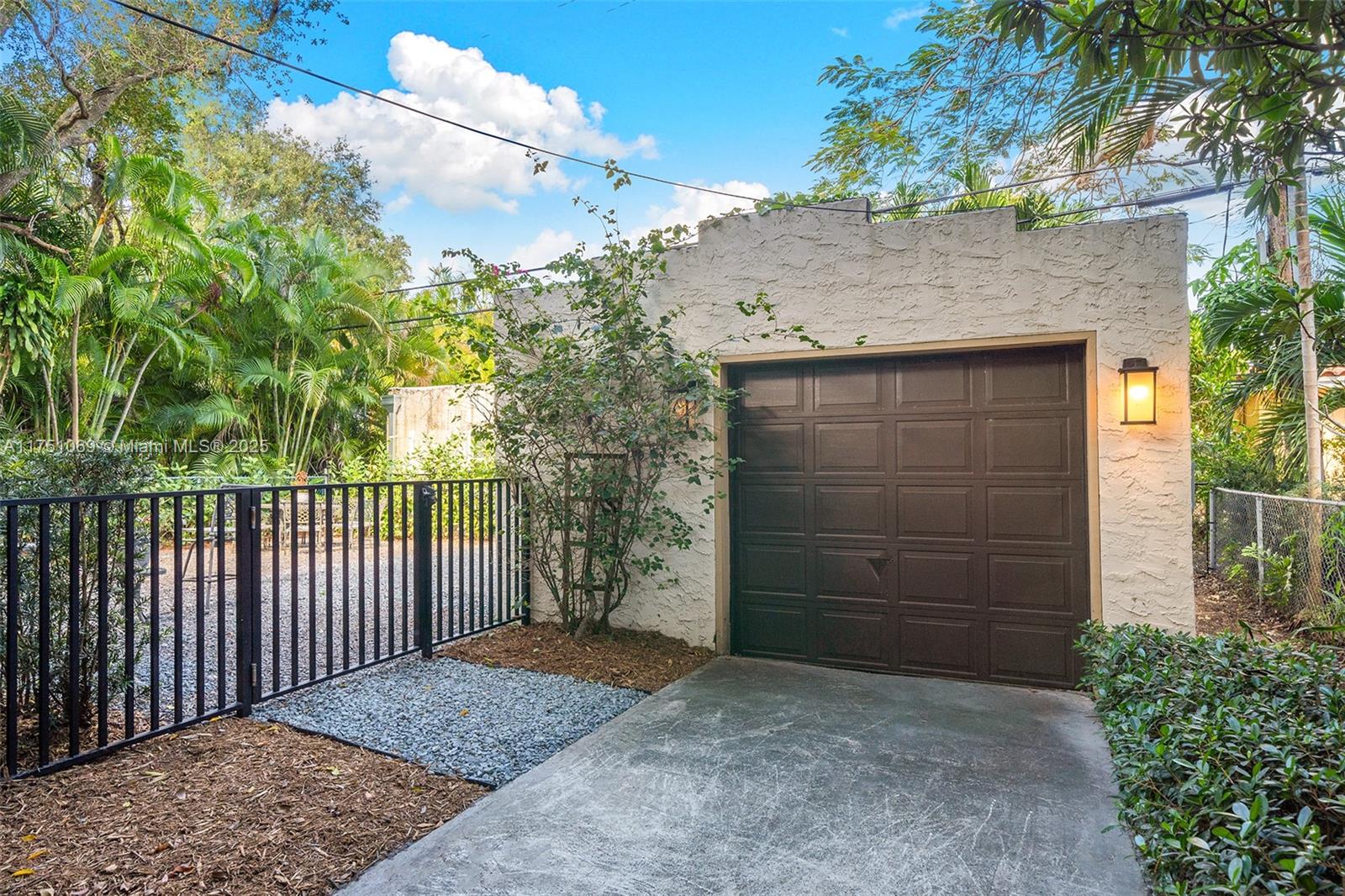 529 Navarre Ave