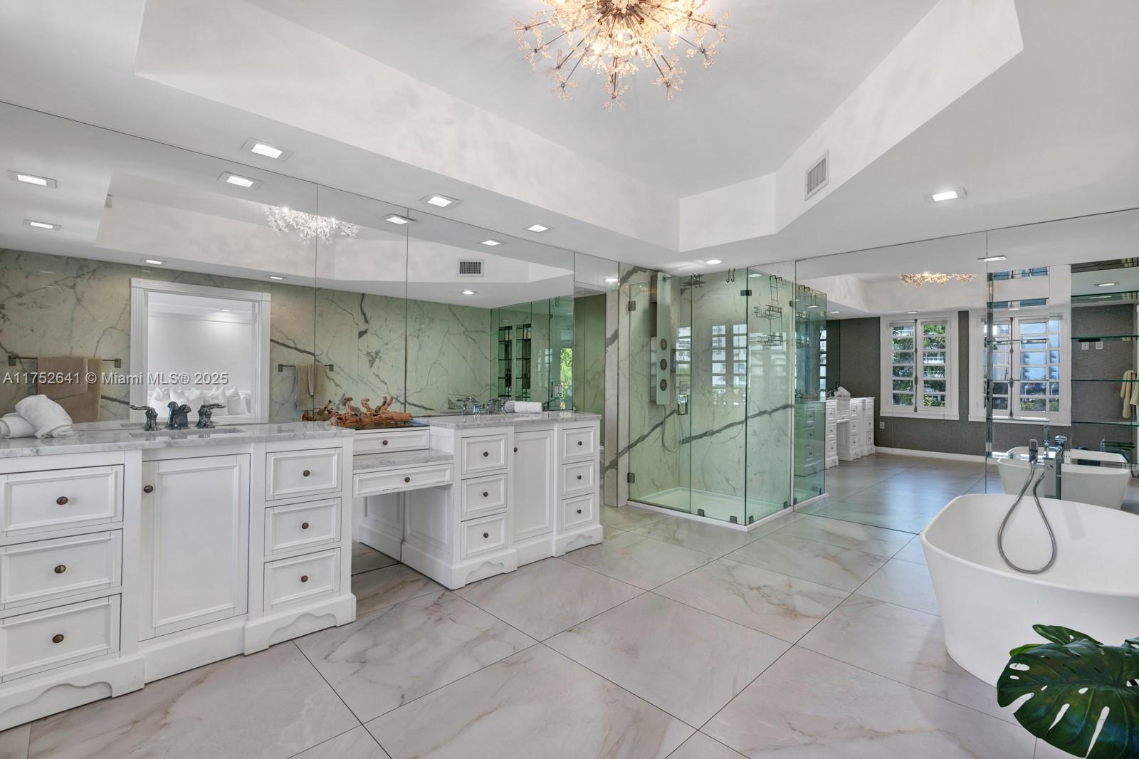 3605 Flamingo Dr