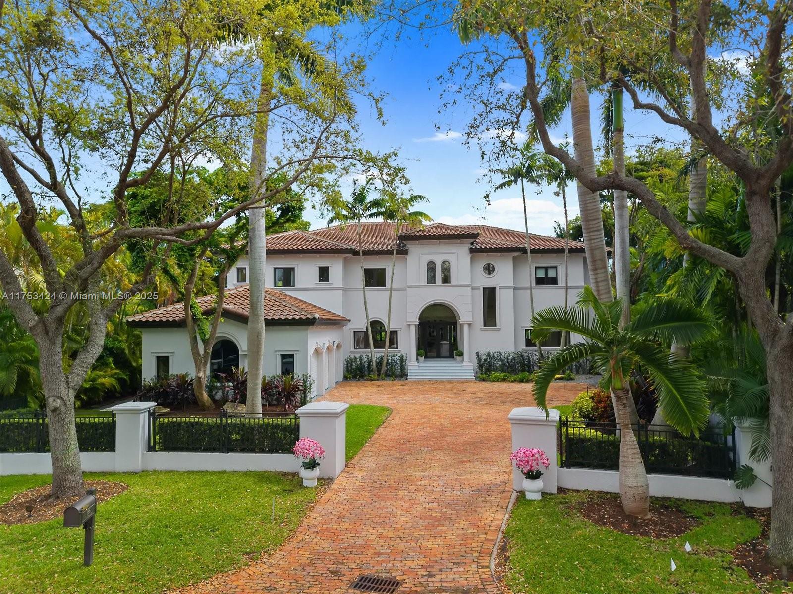 136 Paloma Dr