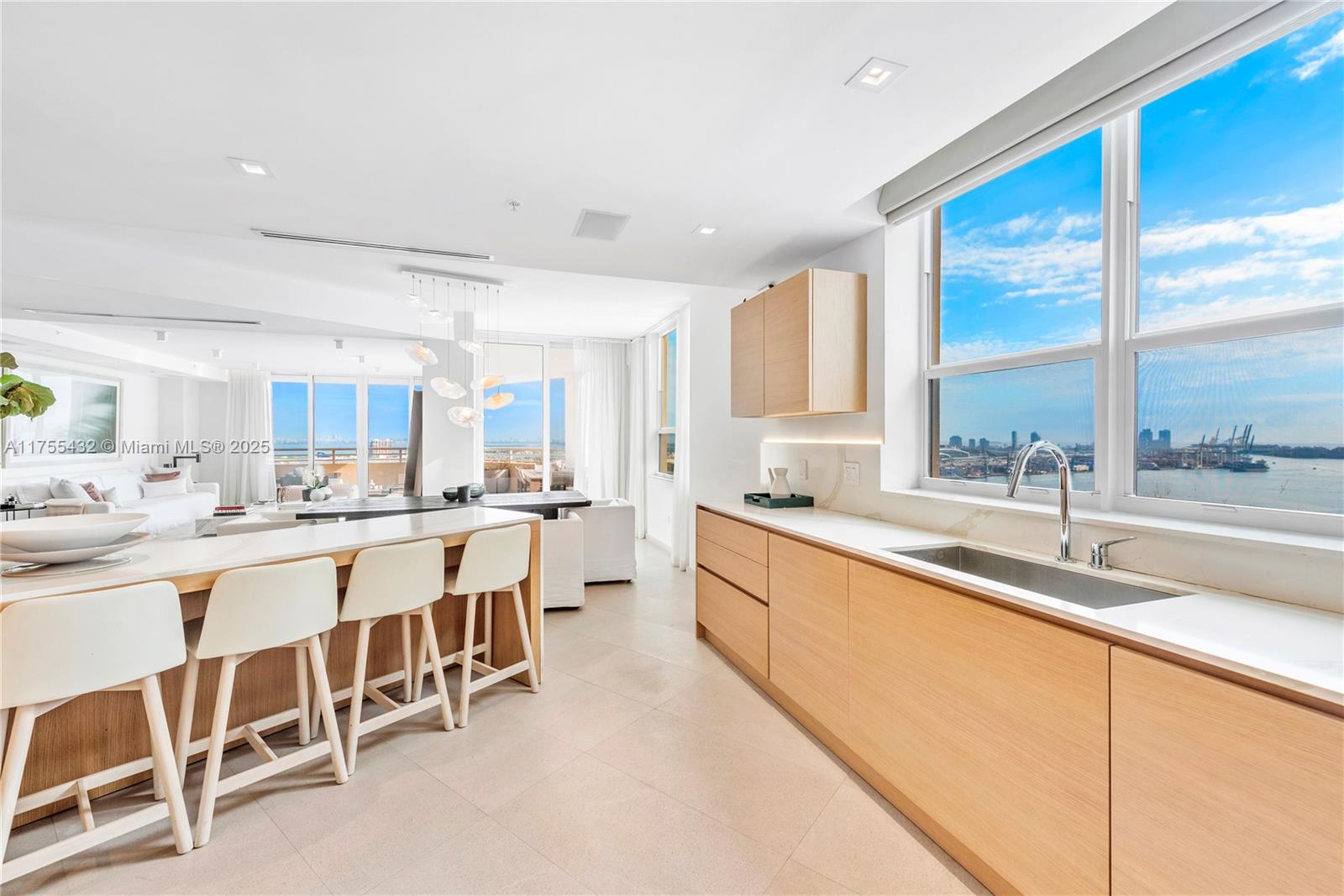 848 Brickell Key Dr # 2701