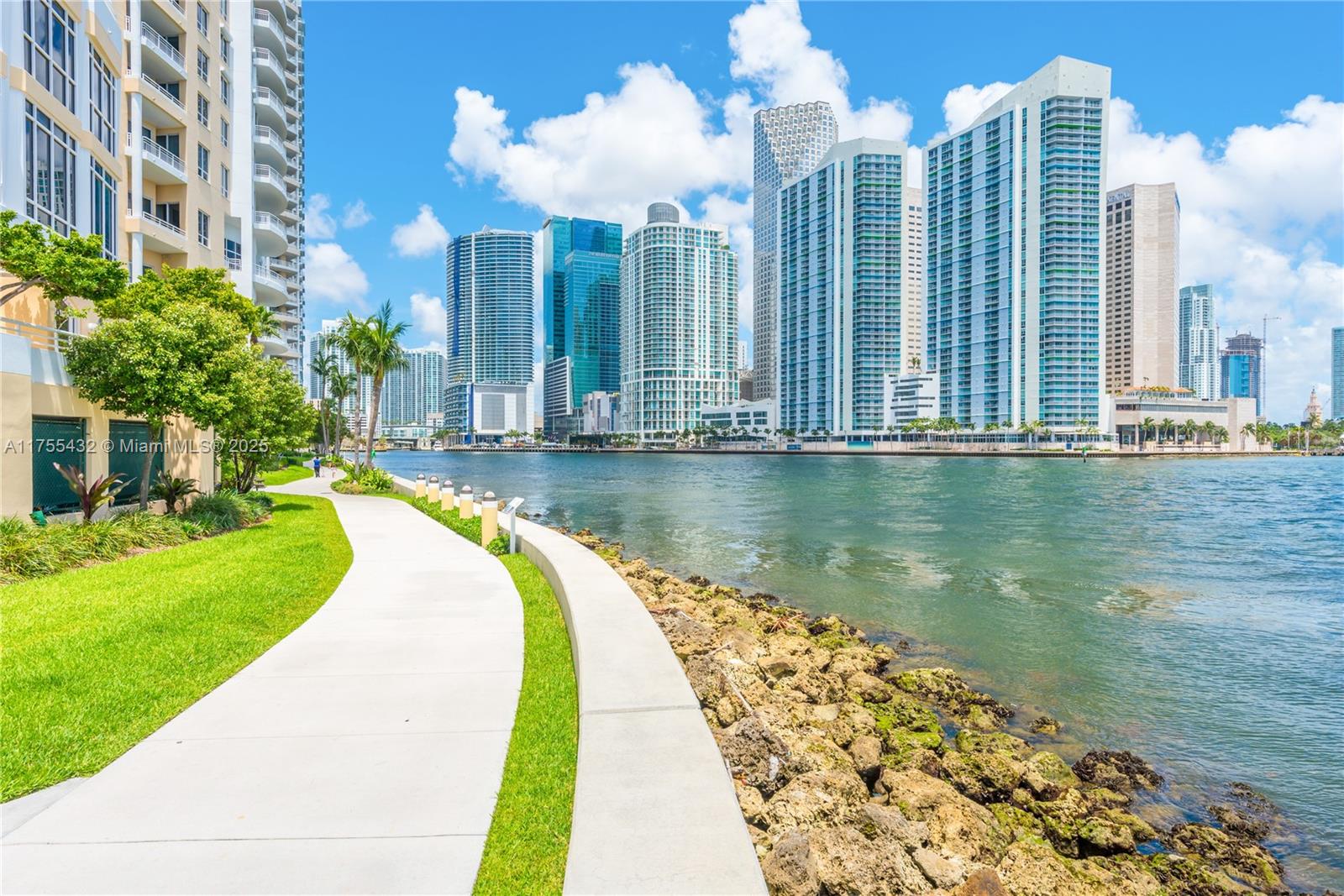 848 Brickell Key Dr # 2701
