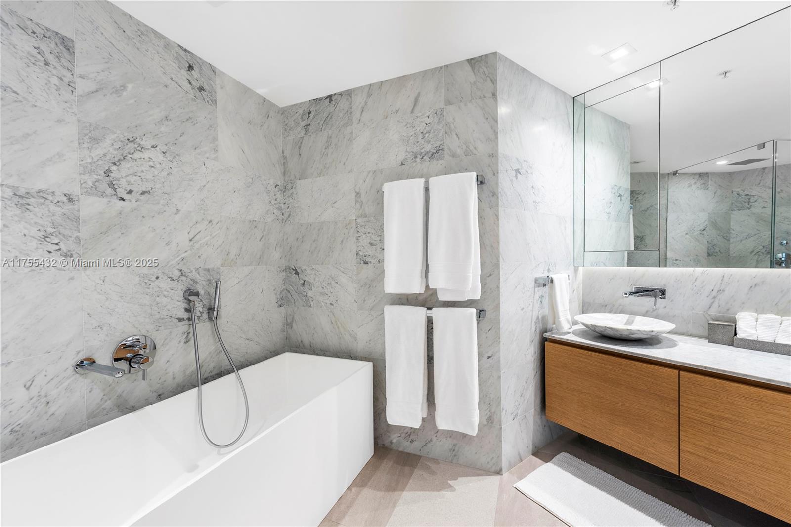 848 Brickell Key Dr # 2701