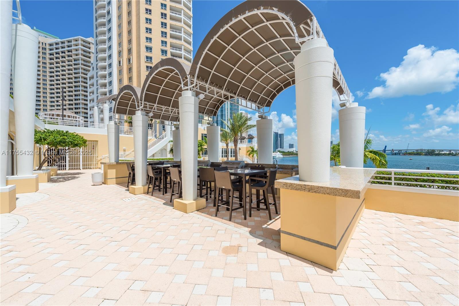 848 Brickell Key Dr # 2701