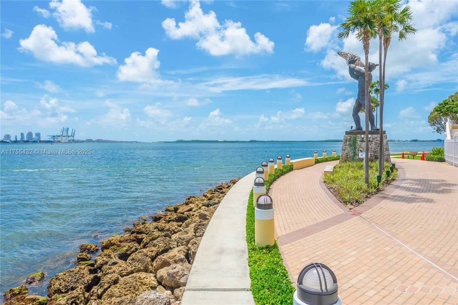 848 Brickell Key Dr # 2701