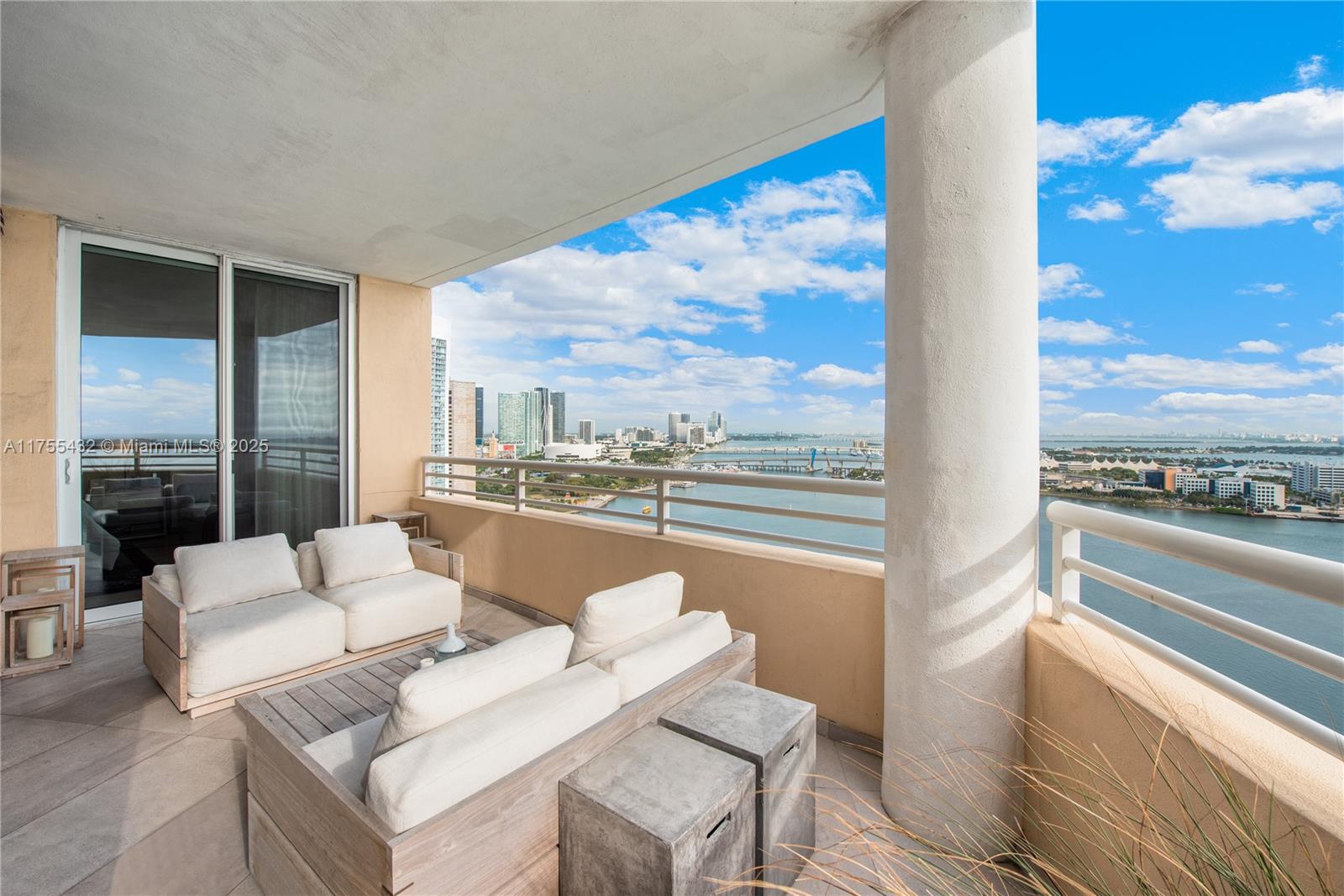 848 Brickell Key Dr # 2701