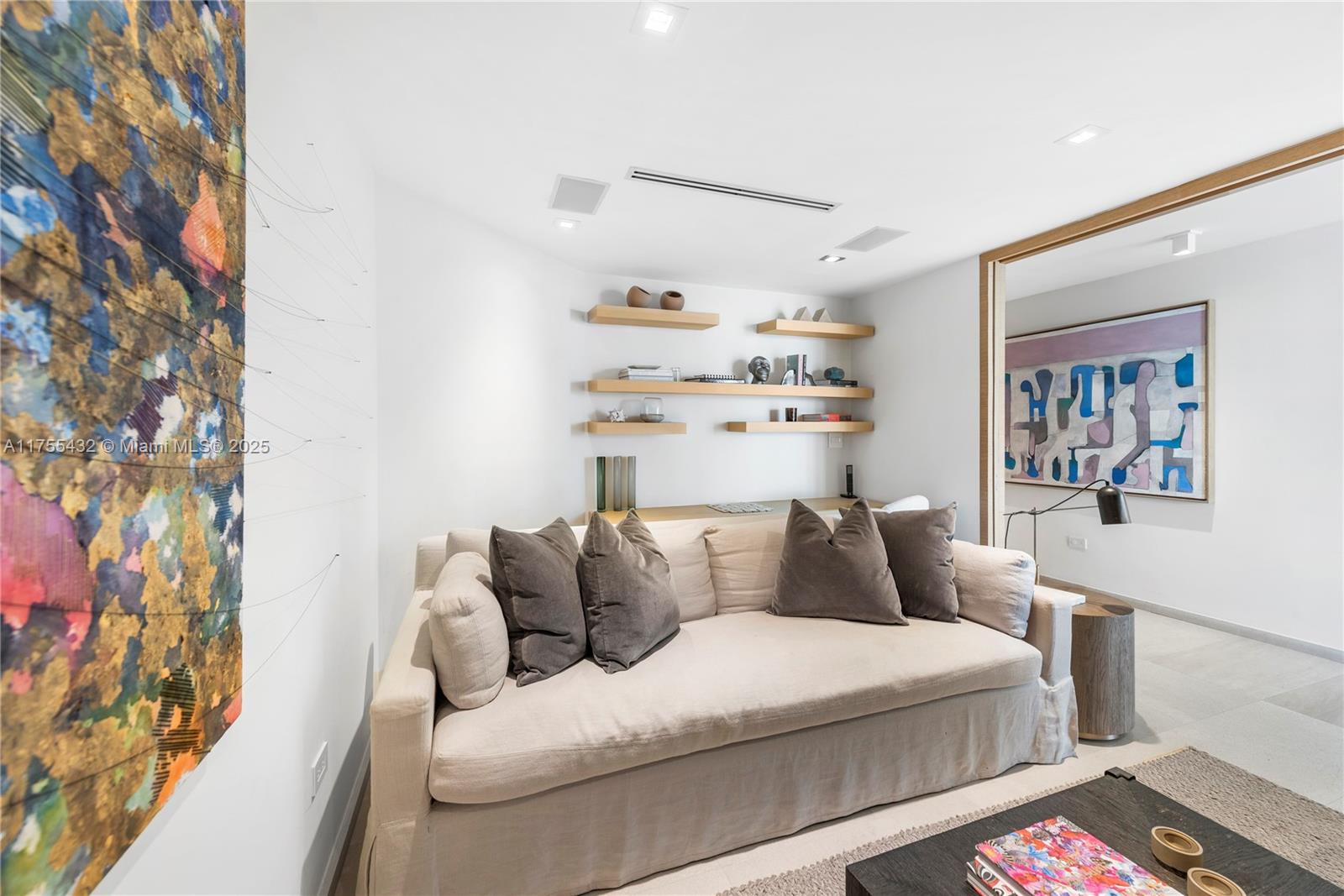848 Brickell Key Dr # 2701