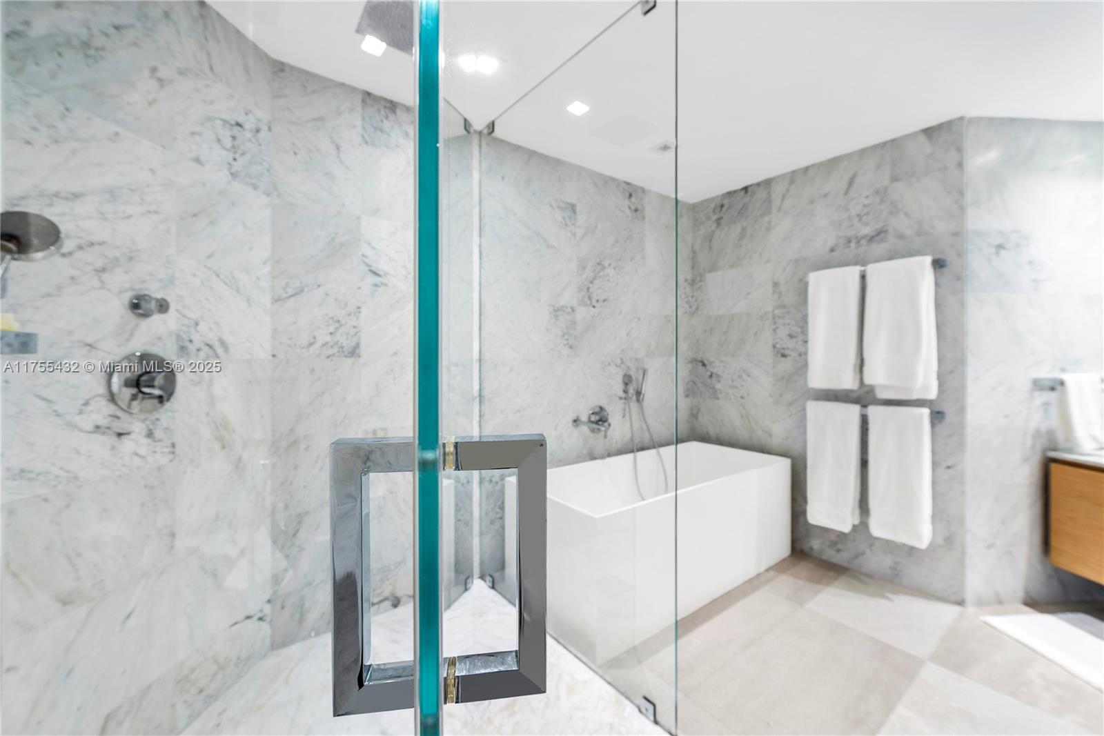 848 Brickell Key Dr # 2701