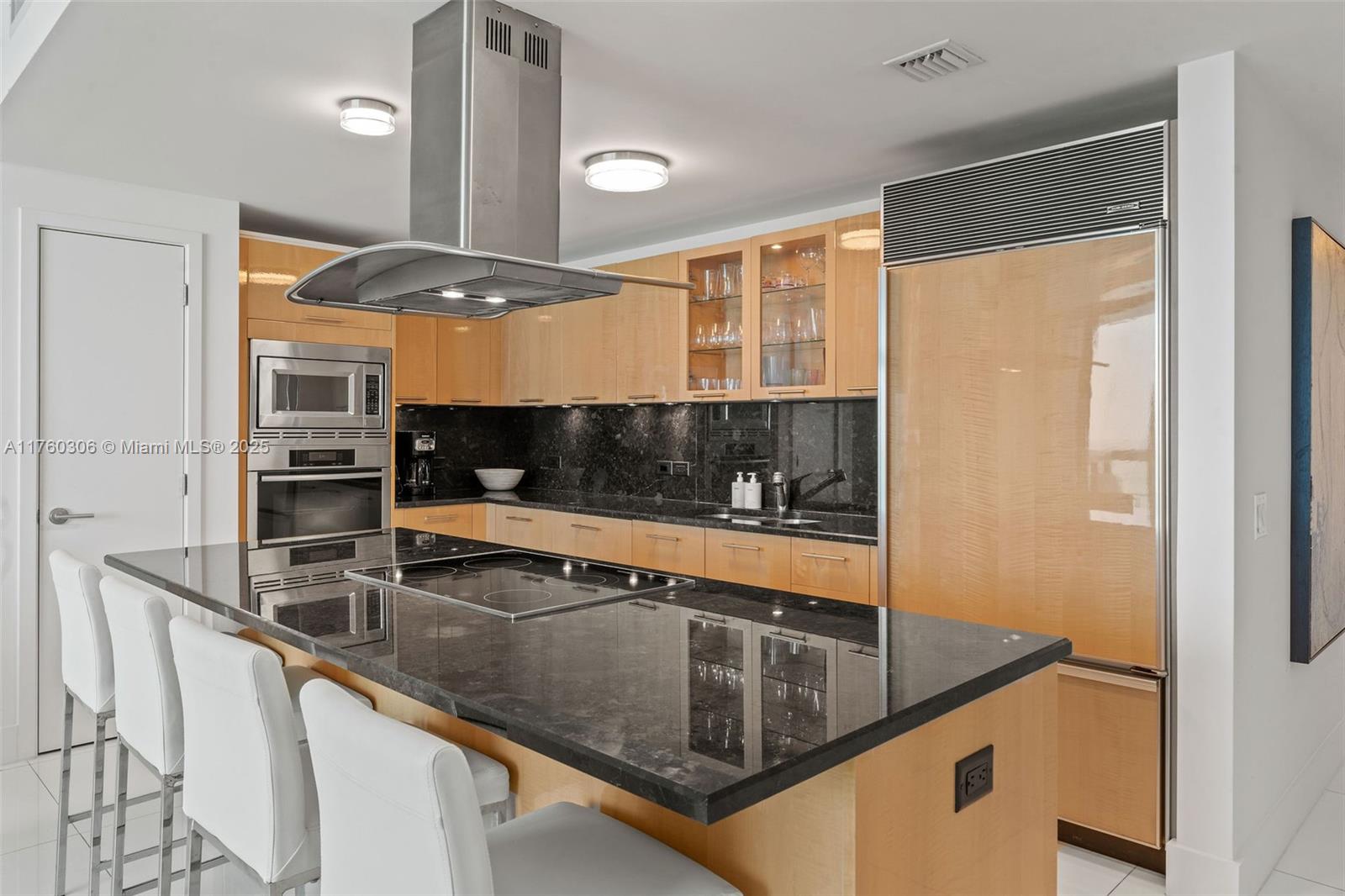 6899 Collins Ave # 2107