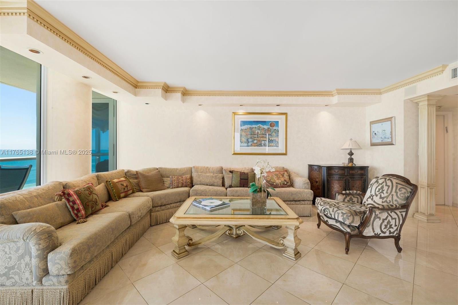 5025 Collins Ave # 705