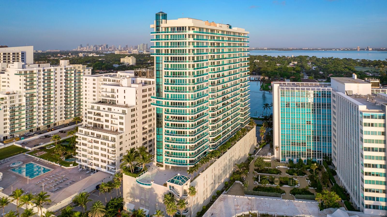 5025 Collins Ave # 705