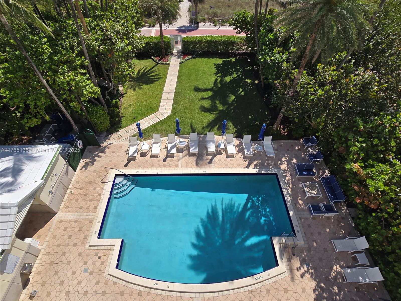 5025 Collins Ave # 705