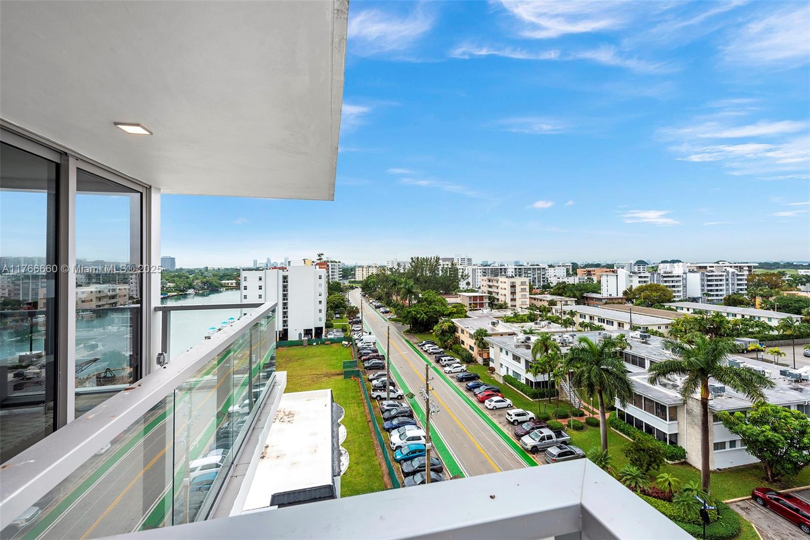 9521 E Bay Harbor Dr # 905