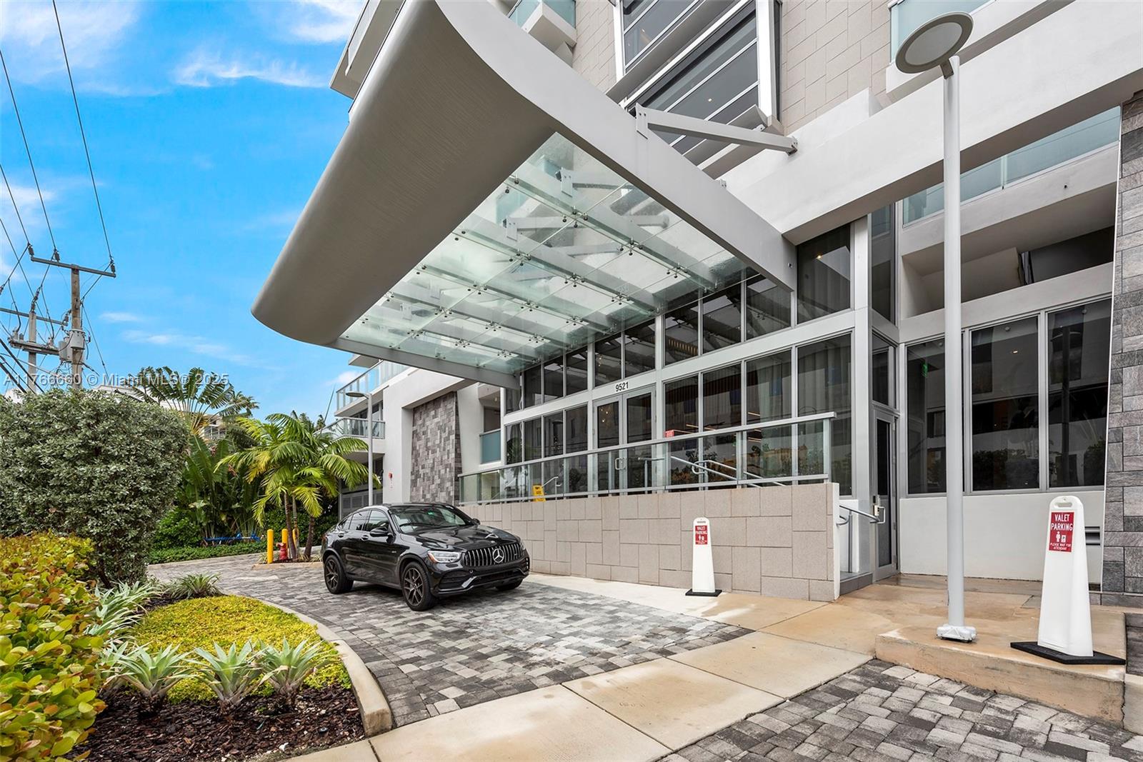 9521 E Bay Harbor Dr # 905
