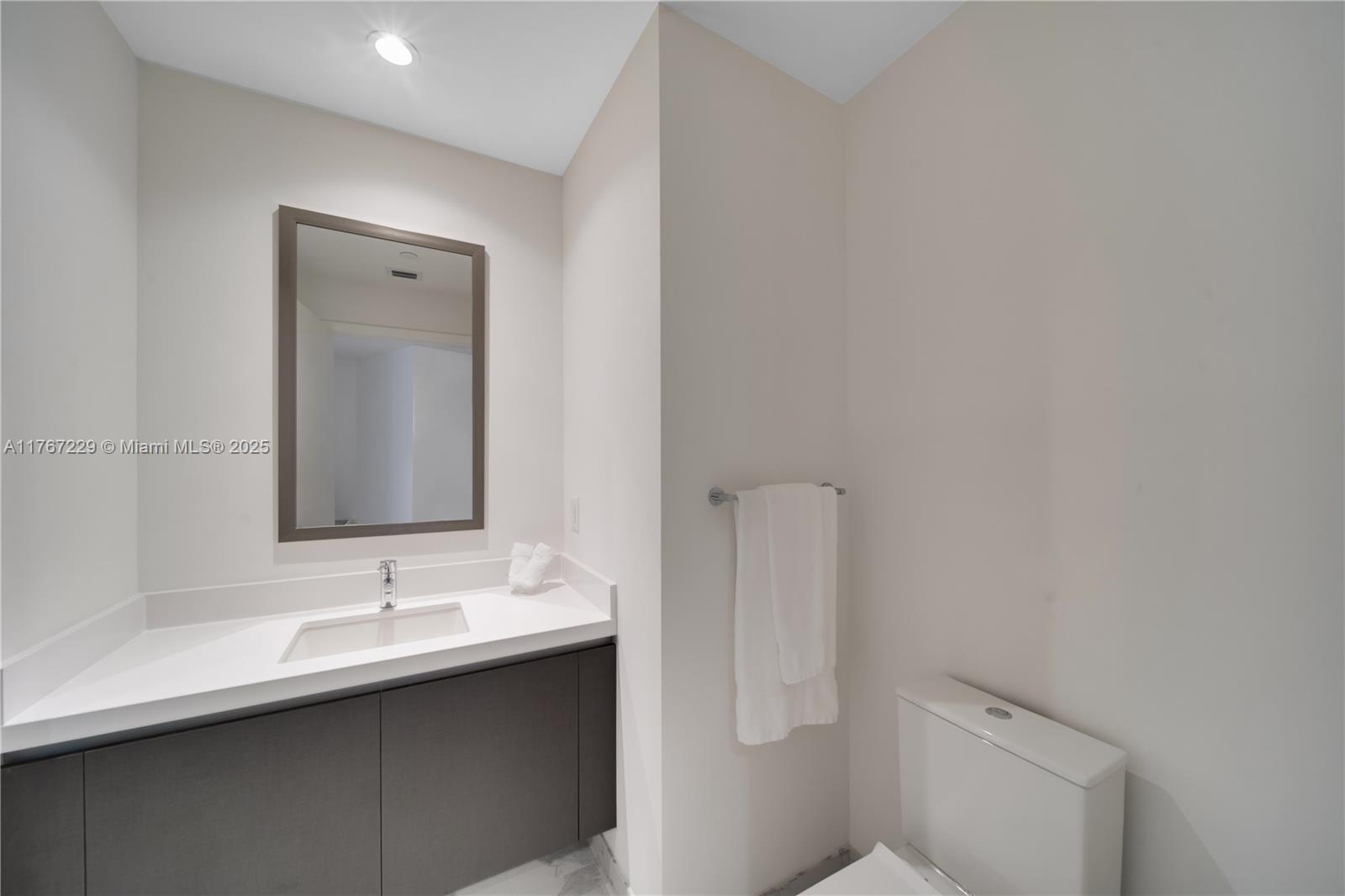 851 NE 1st Ave # 1700