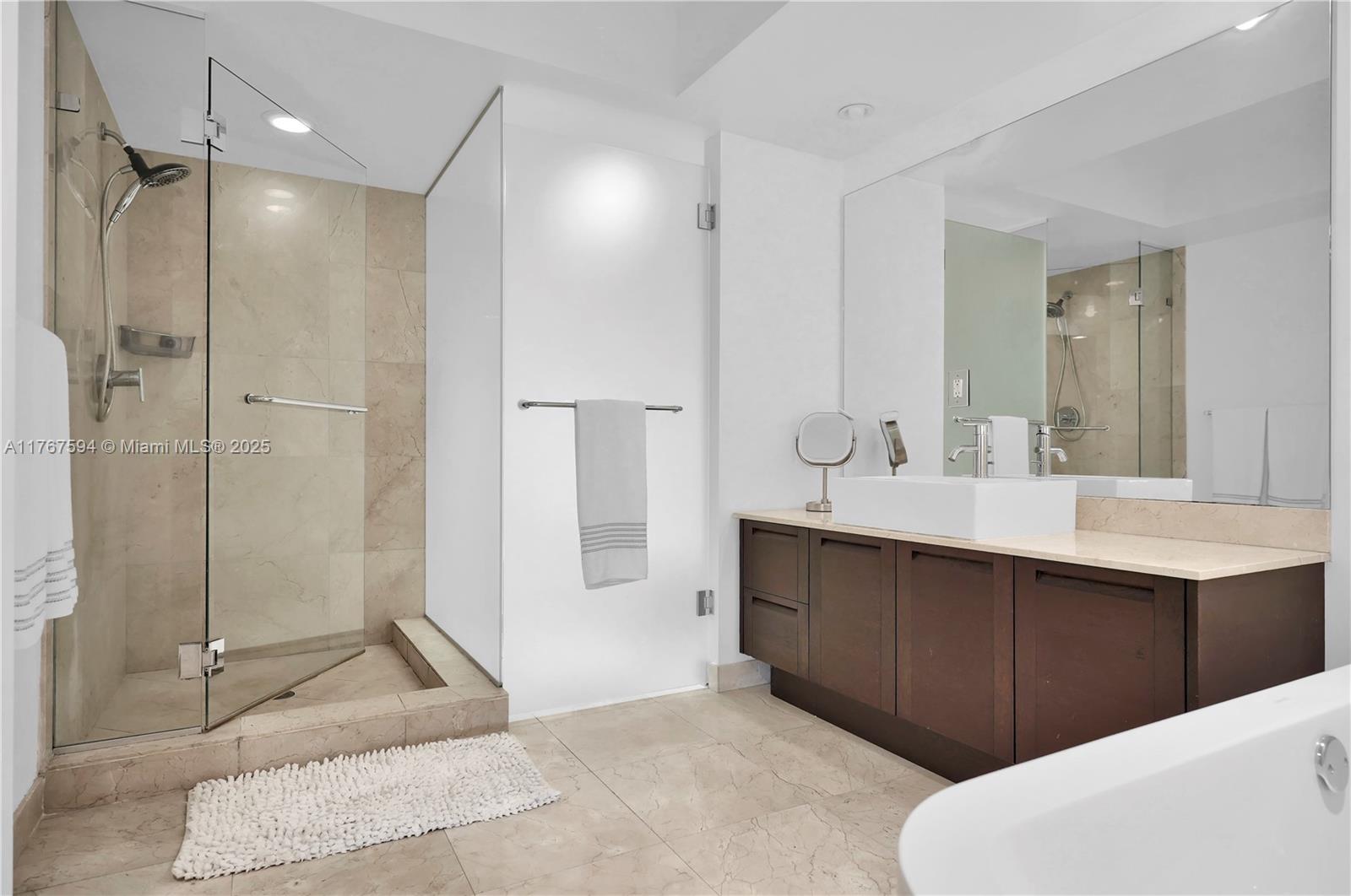 250 Sunny Isles Blvd # 904 Unit: 3-904