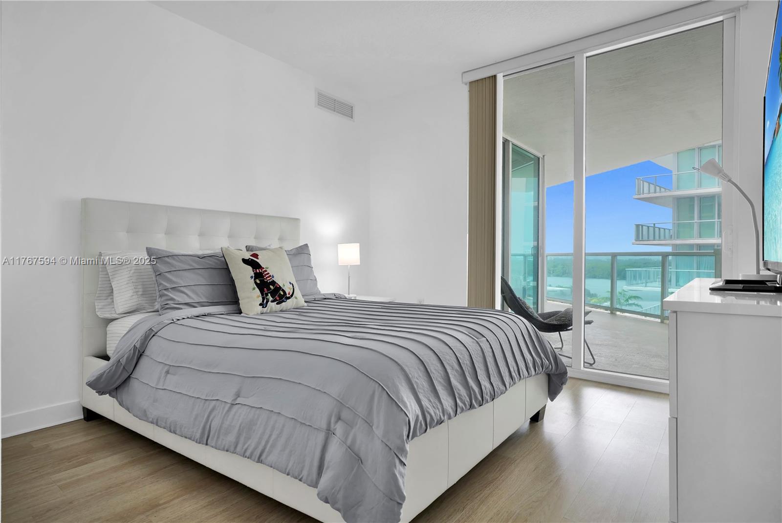 250 Sunny Isles Blvd # 904 Unit: 3-904