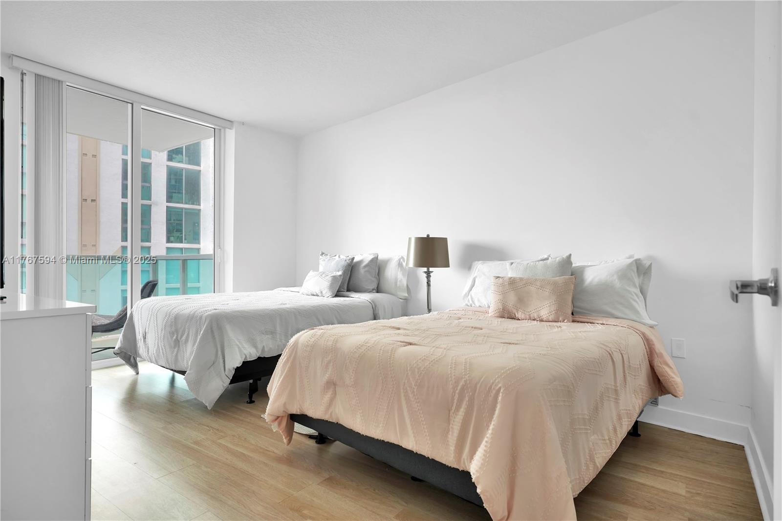 250 Sunny Isles Blvd # 904 Unit: 3-904