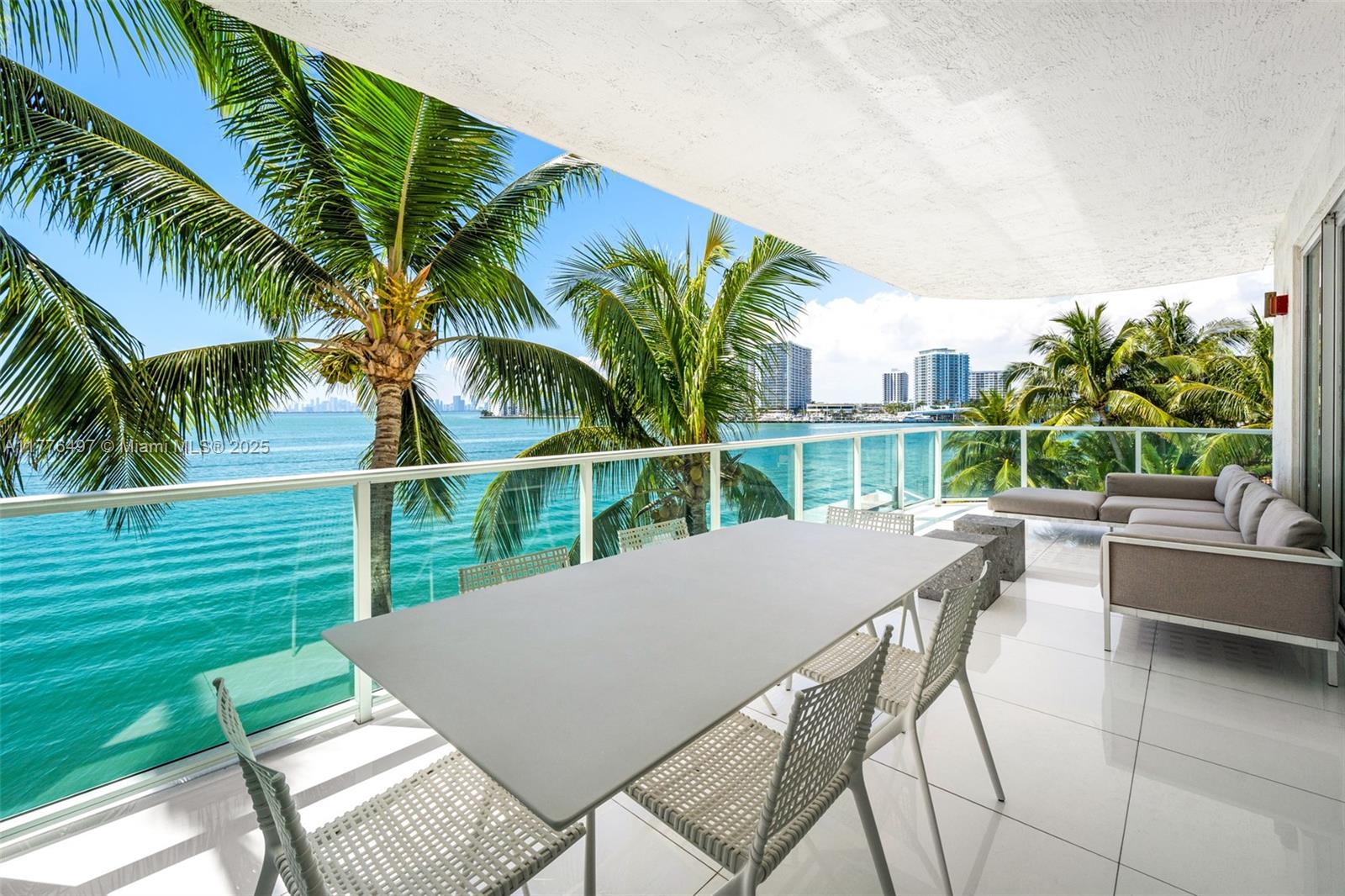 1910 Bay Dr # 301