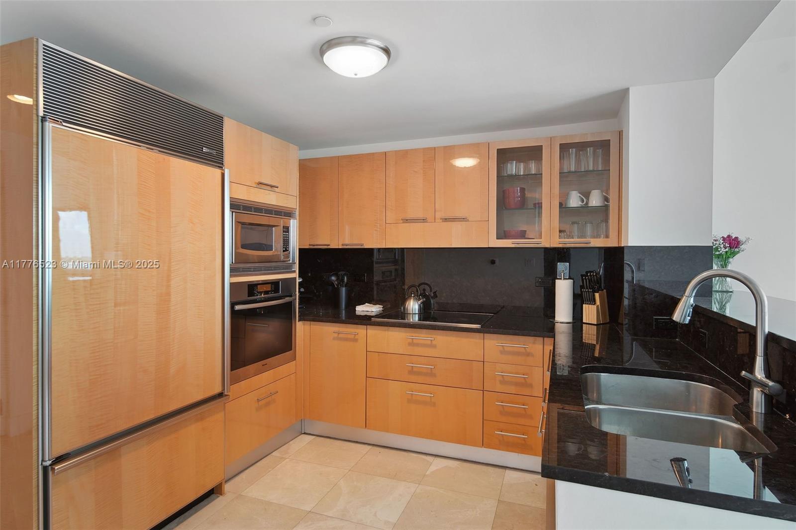 6799 Collins Ave # 1201