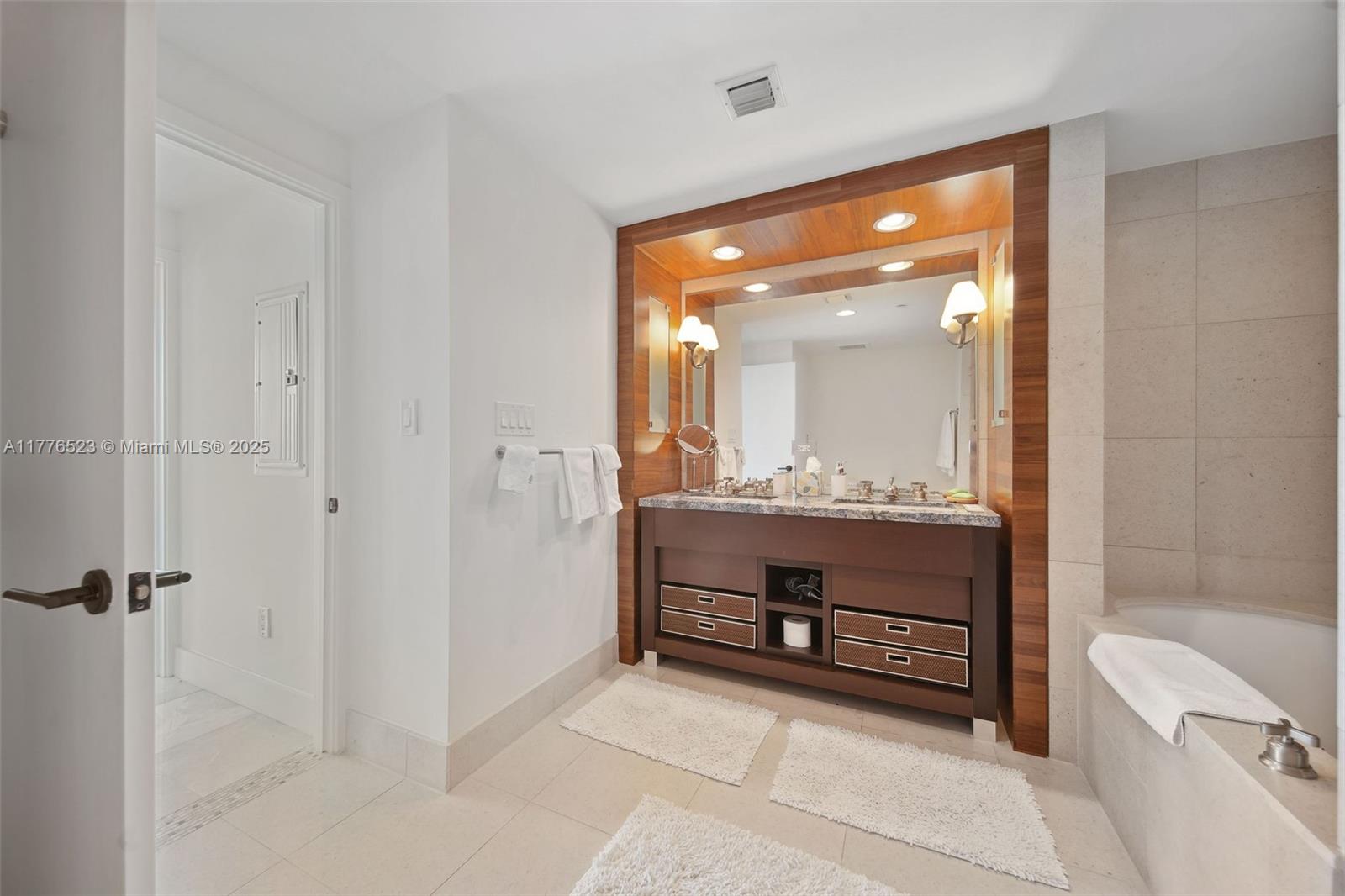 6799 Collins Ave # 1201
