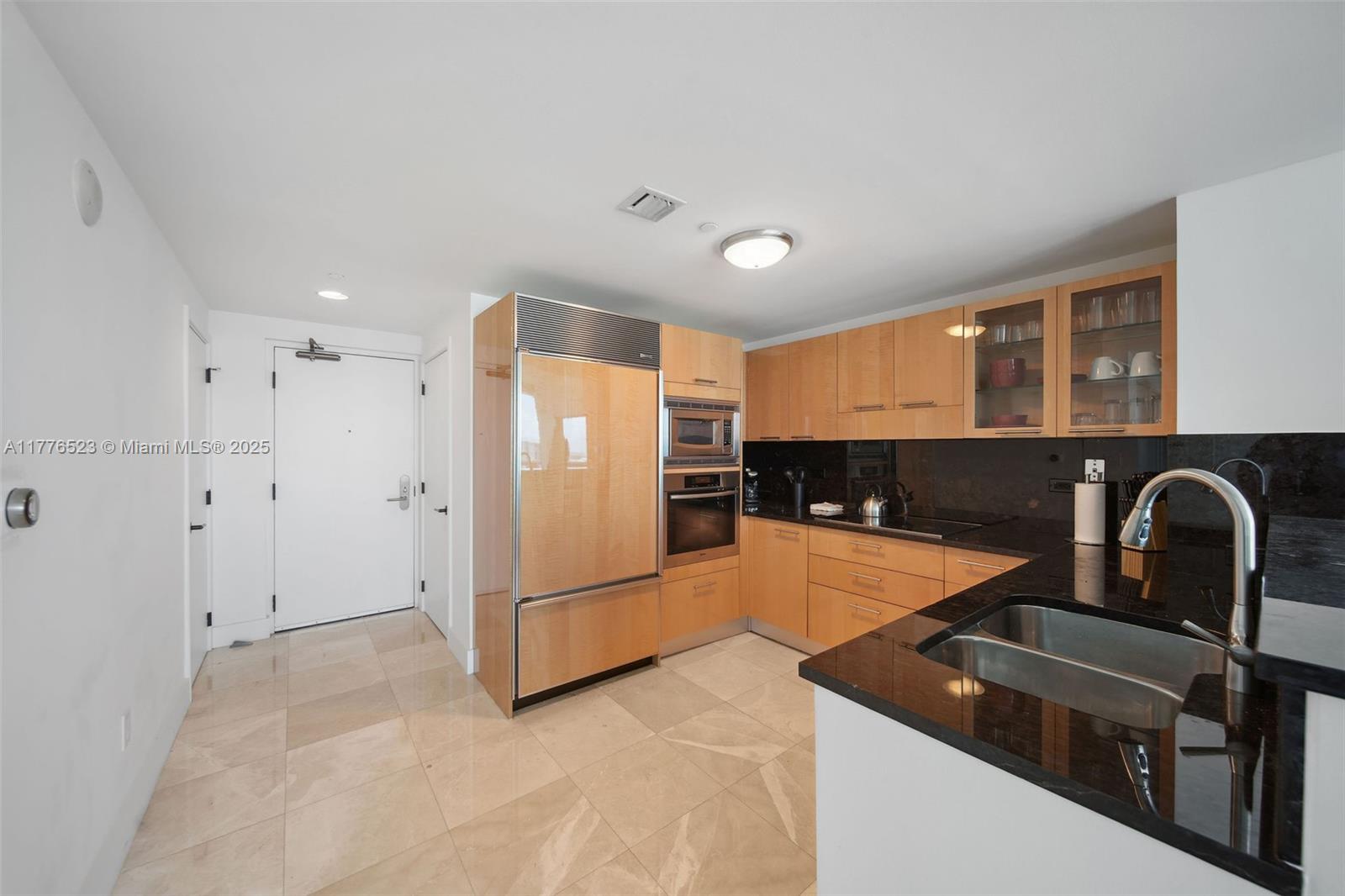 6799 Collins Ave # 1201
