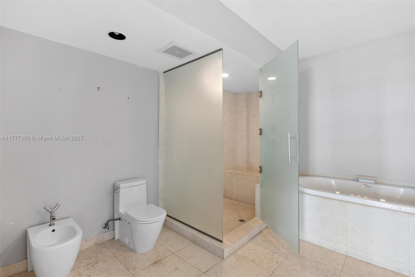 450 Alton Rd # 1404