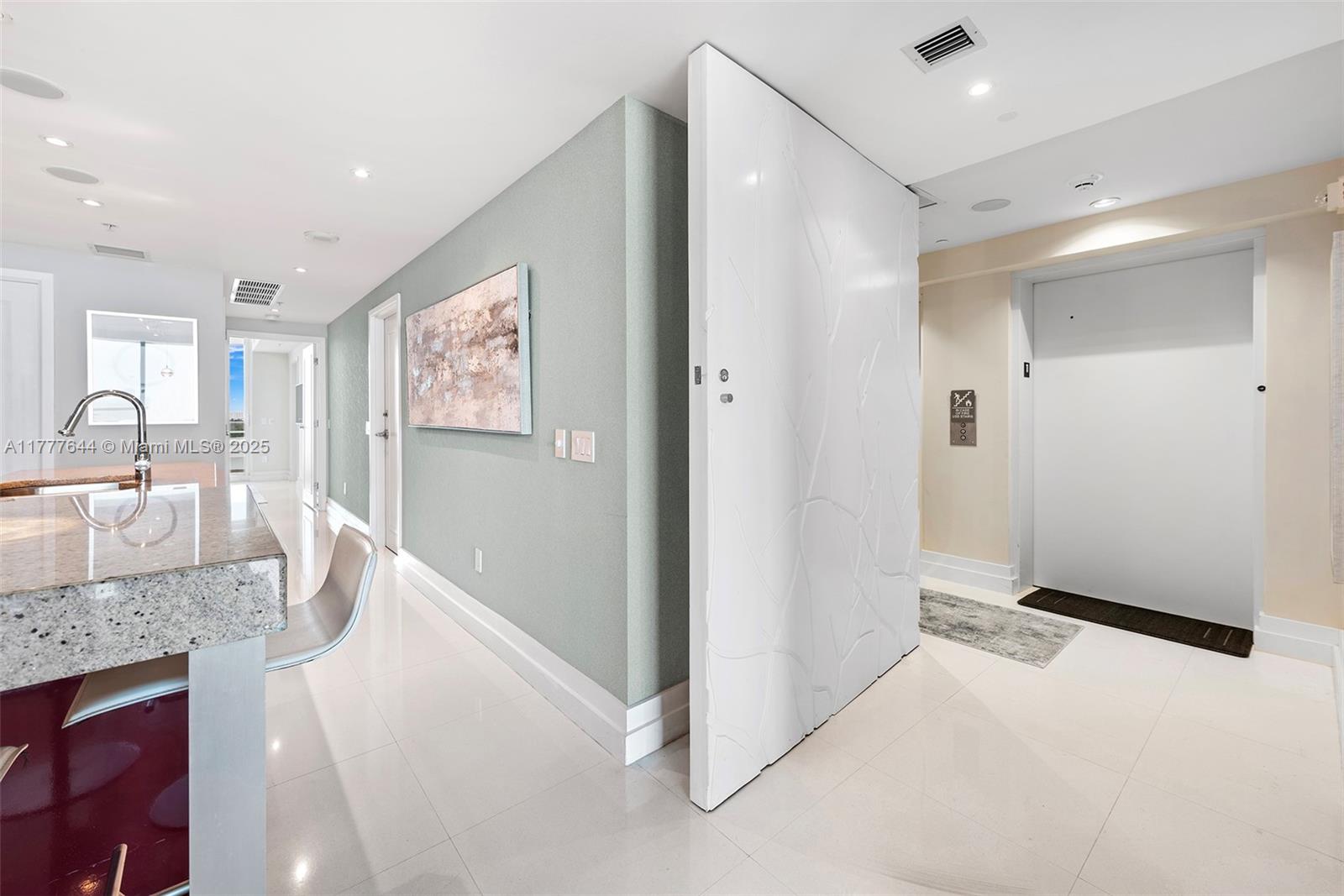 3801 Collins Ave # 1103