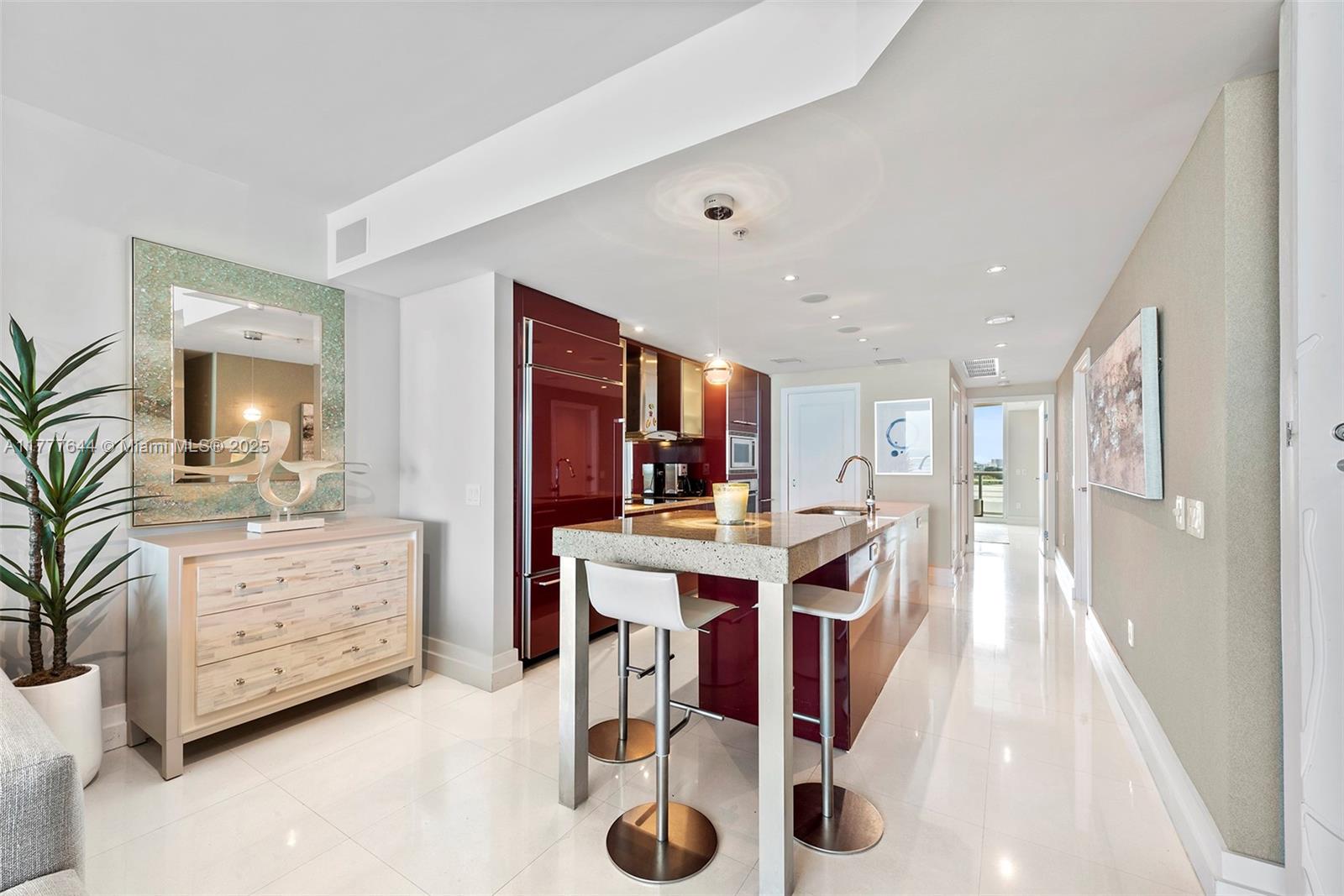 3801 Collins Ave # 1103