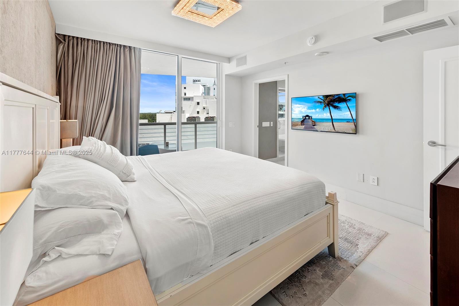 3801 Collins Ave # 1103