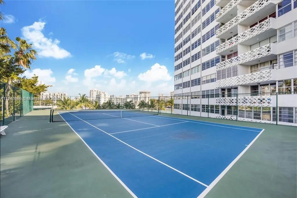 20 Island Ave # 609