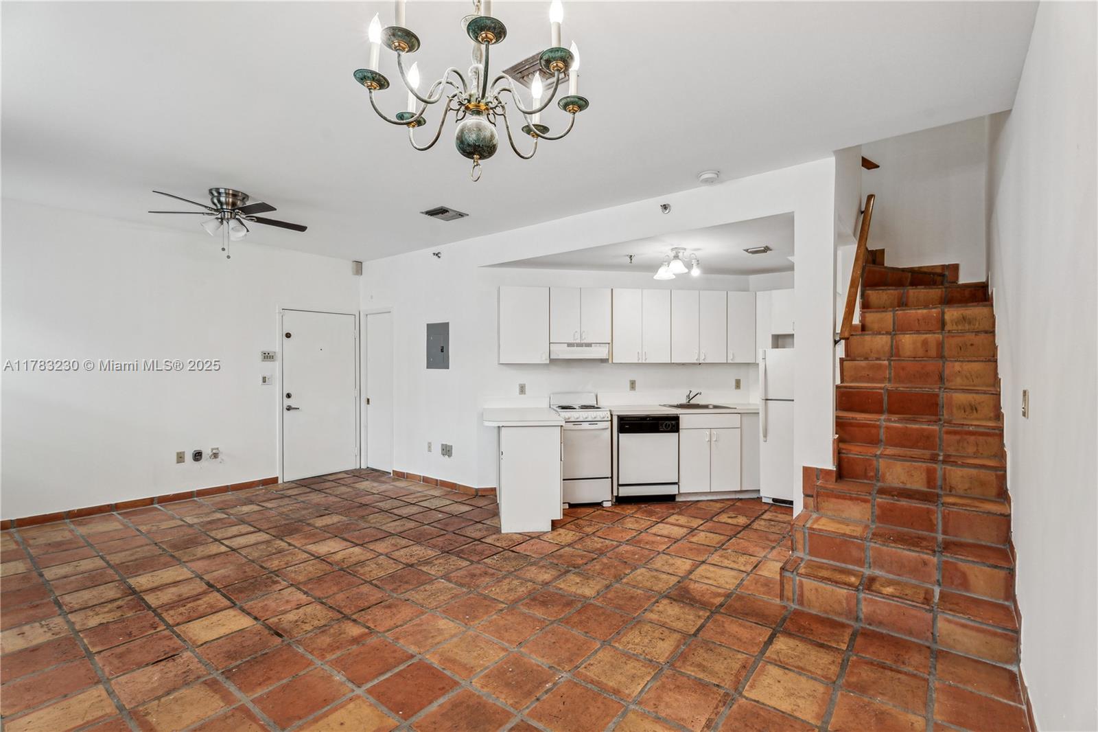 1242 Drexel Ave # 204