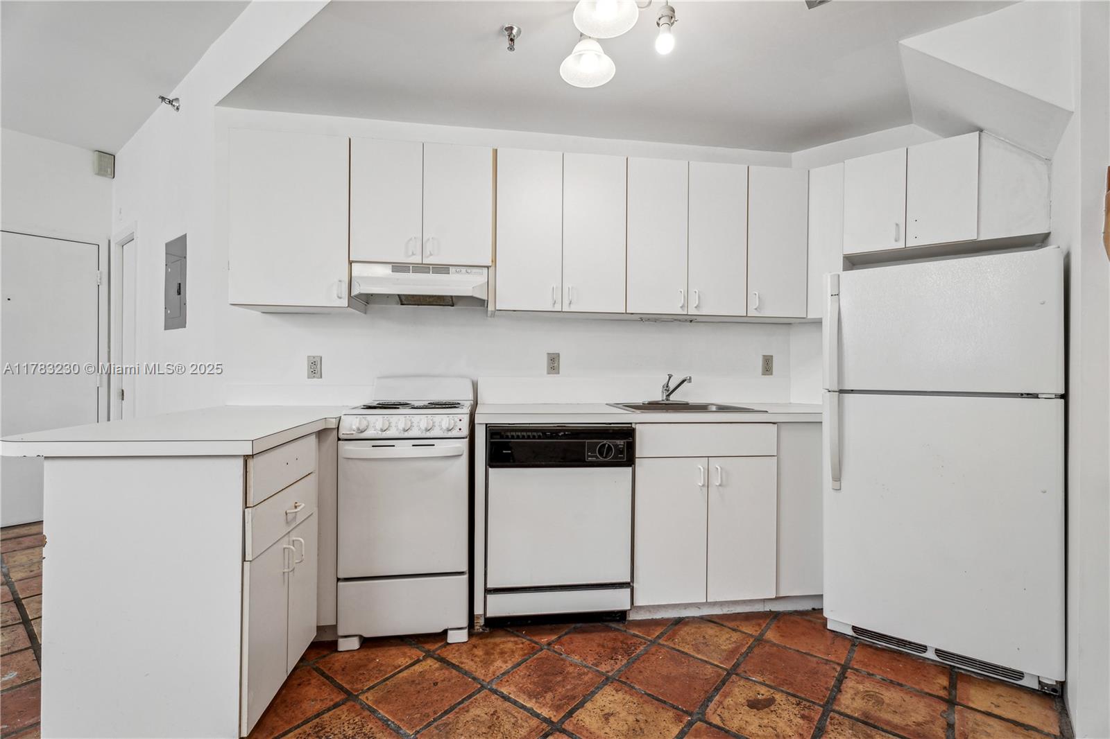 1242 Drexel Ave # 204