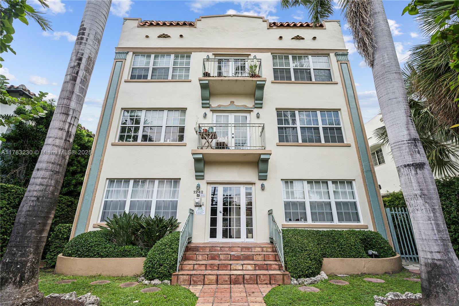1242 Drexel Ave # 204