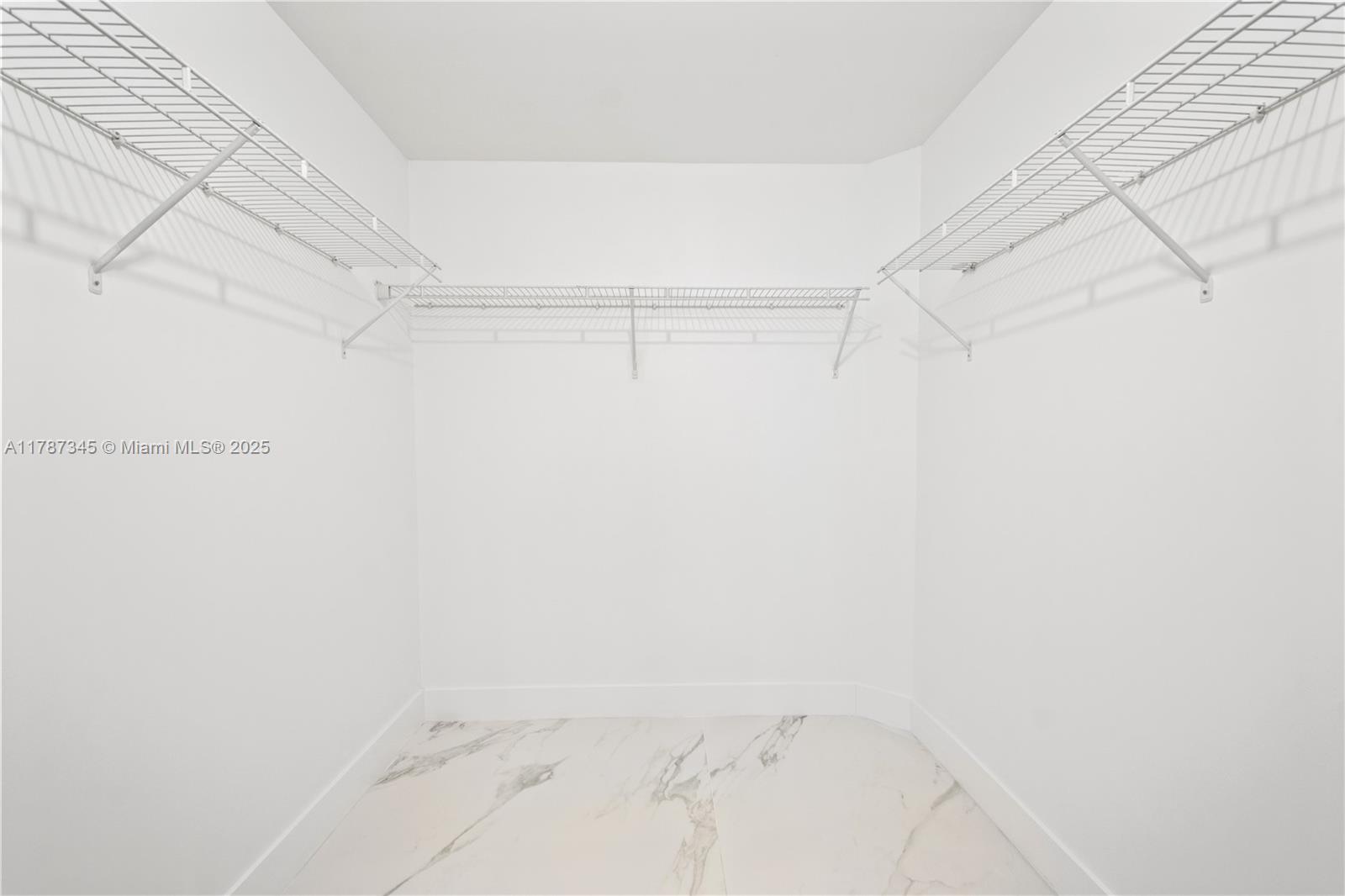 300 S Biscayne Blvd # 3010 Unit: T-3010