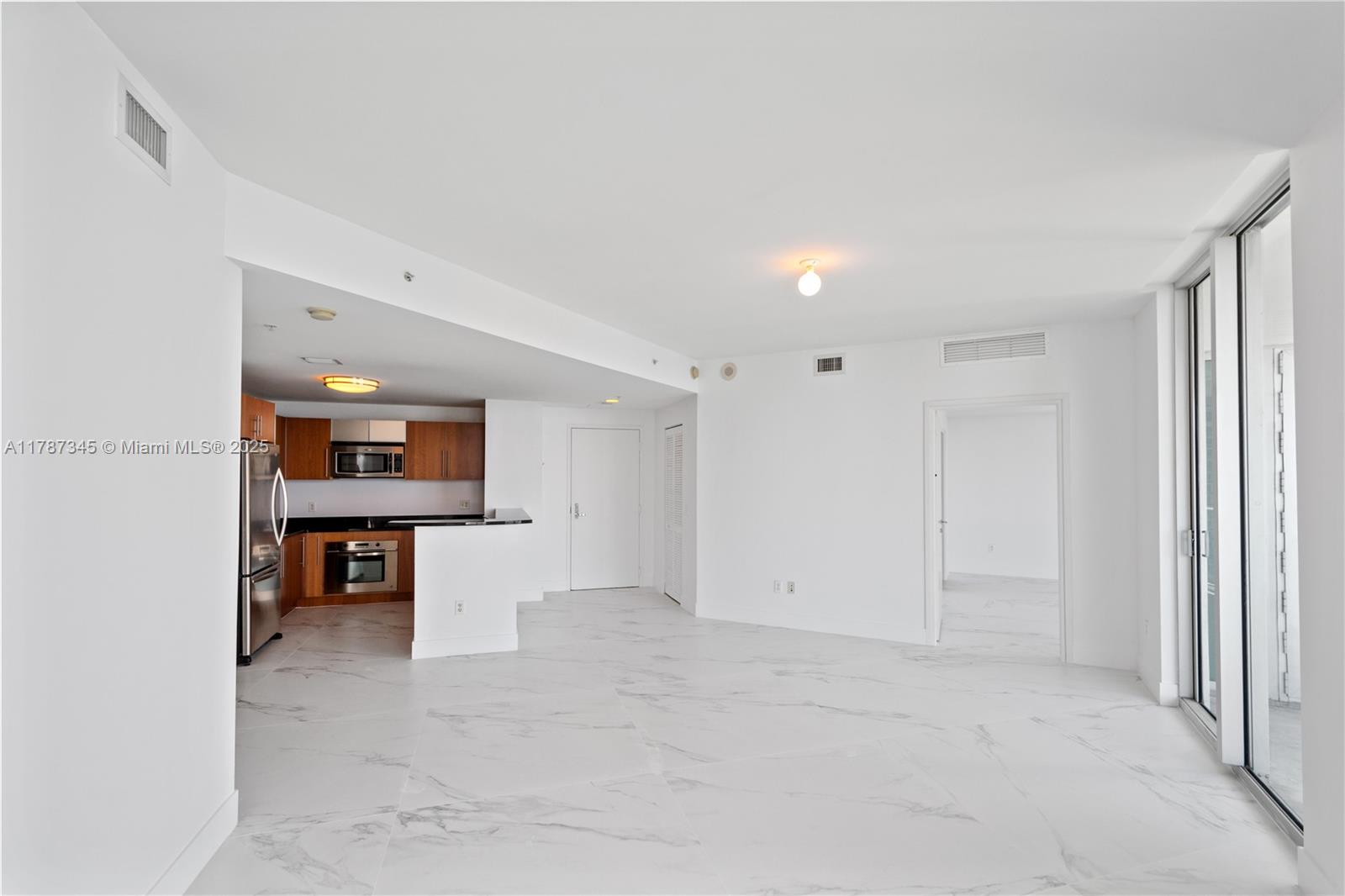 300 S Biscayne Blvd # 3010 Unit: T-3010