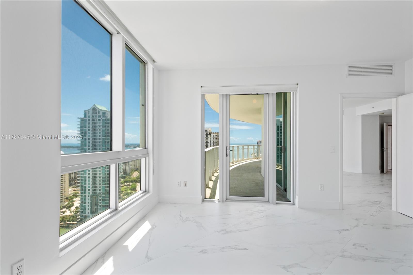 300 S Biscayne Blvd # 3010 Unit: T-3010