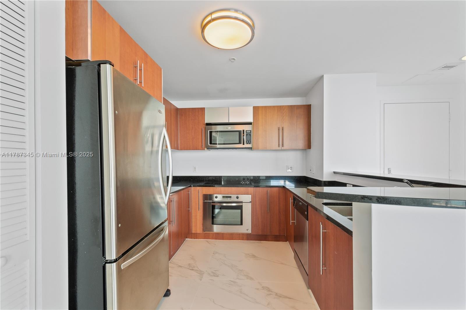 300 S Biscayne Blvd # 3010 Unit: T-3010