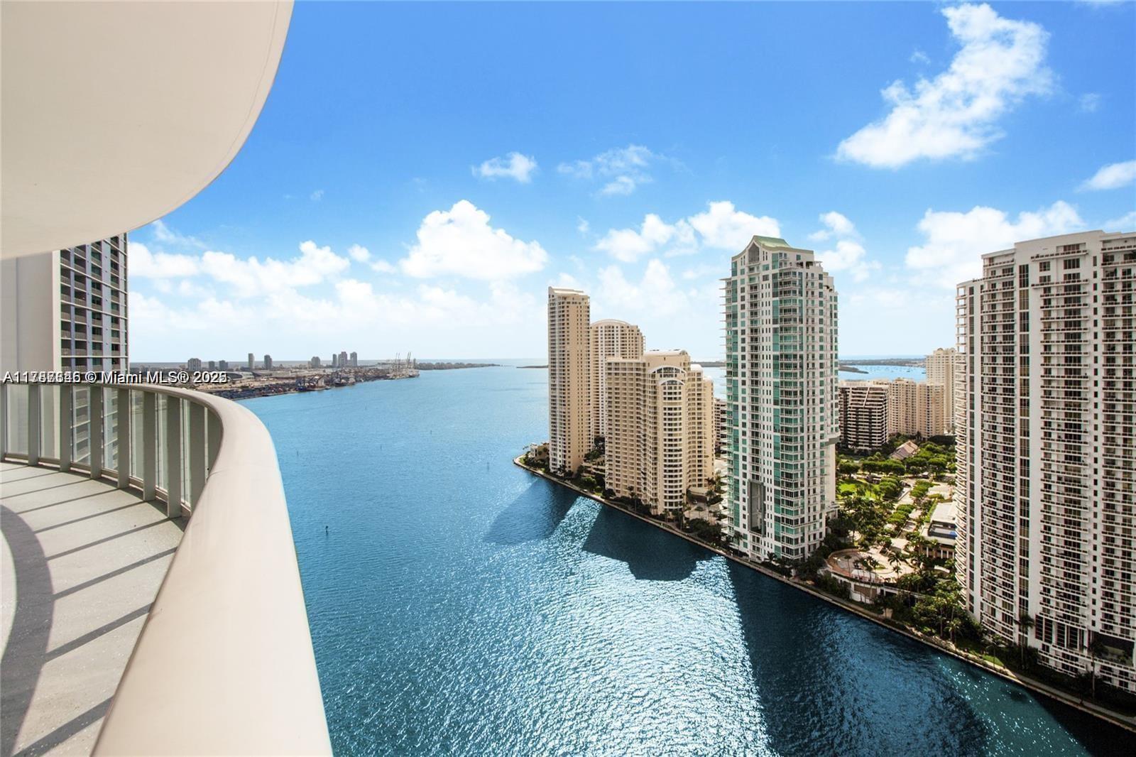 300 S Biscayne Blvd # 3010 Unit: T-3010