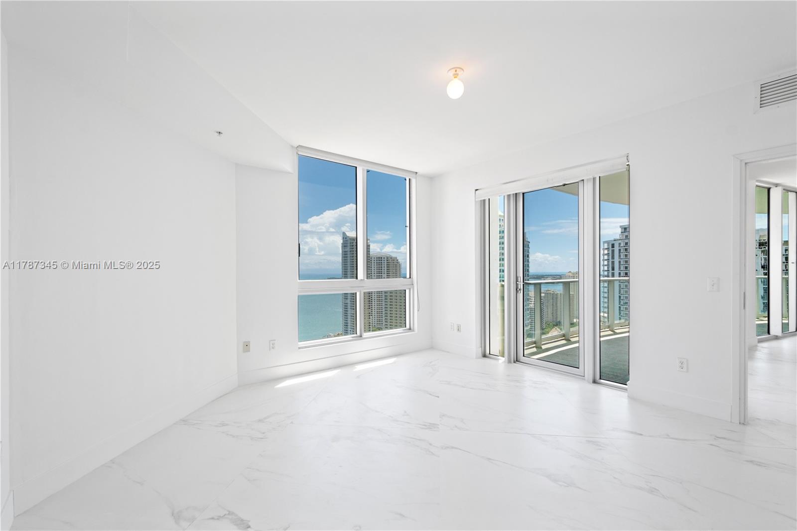 300 S Biscayne Blvd # 3010 Unit: T-3010