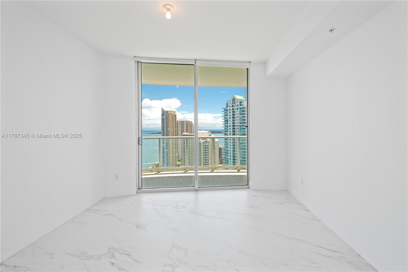 300 S Biscayne Blvd # 3010 Unit: T-3010