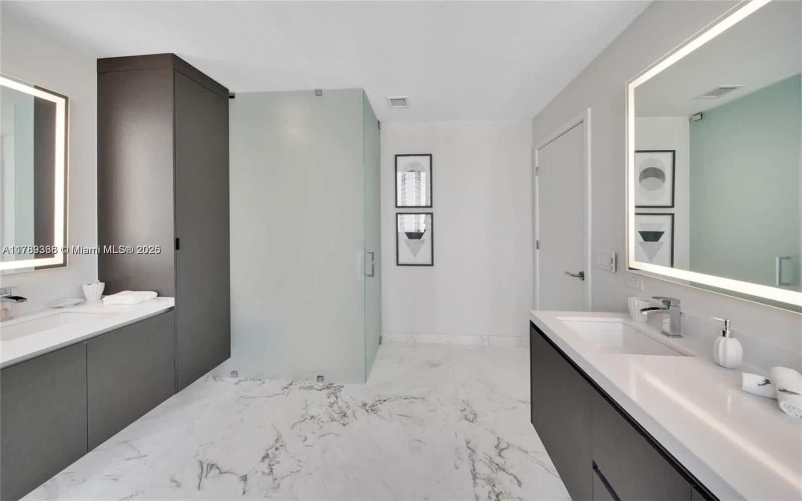 851 NE 1st Ave # 2601