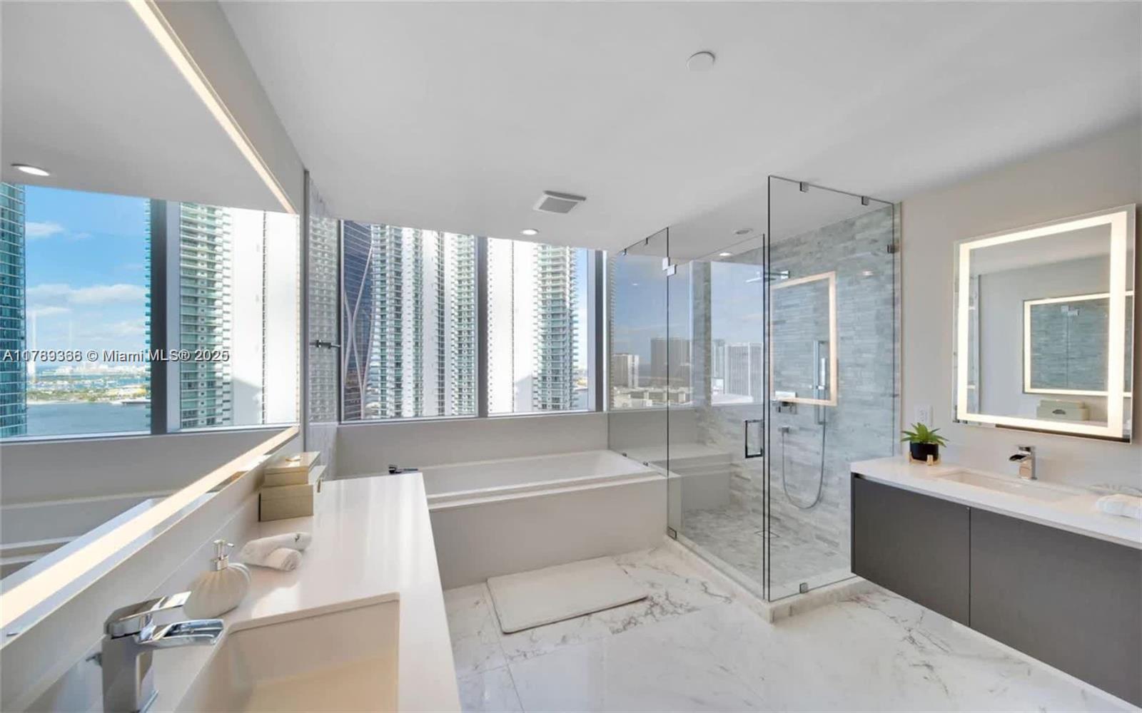 851 NE 1st Ave # 2601