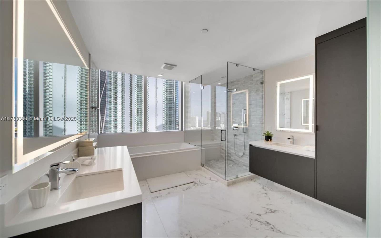 851 NE 1st Ave # 2601
