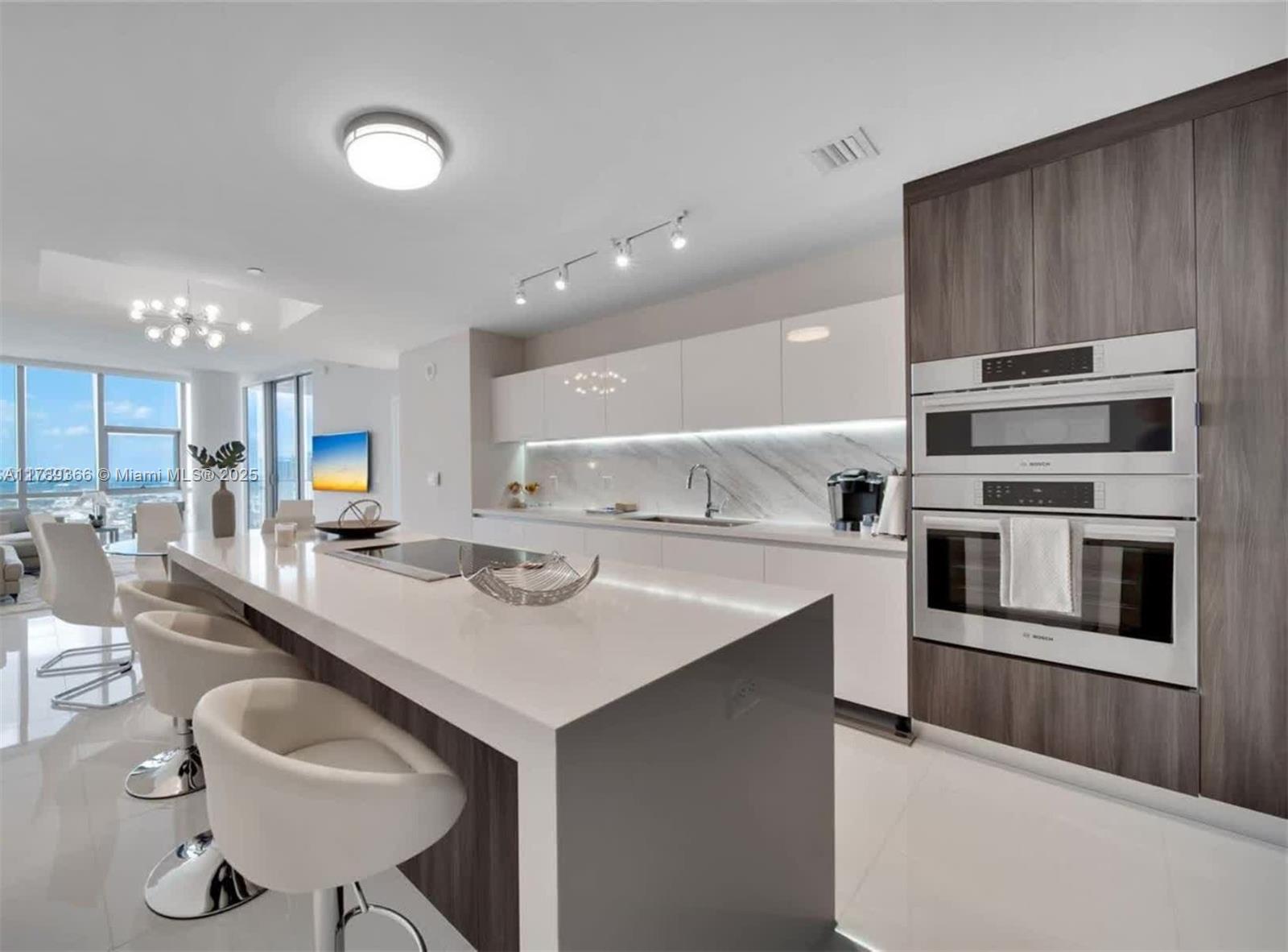 851 NE 1st Ave # 2601