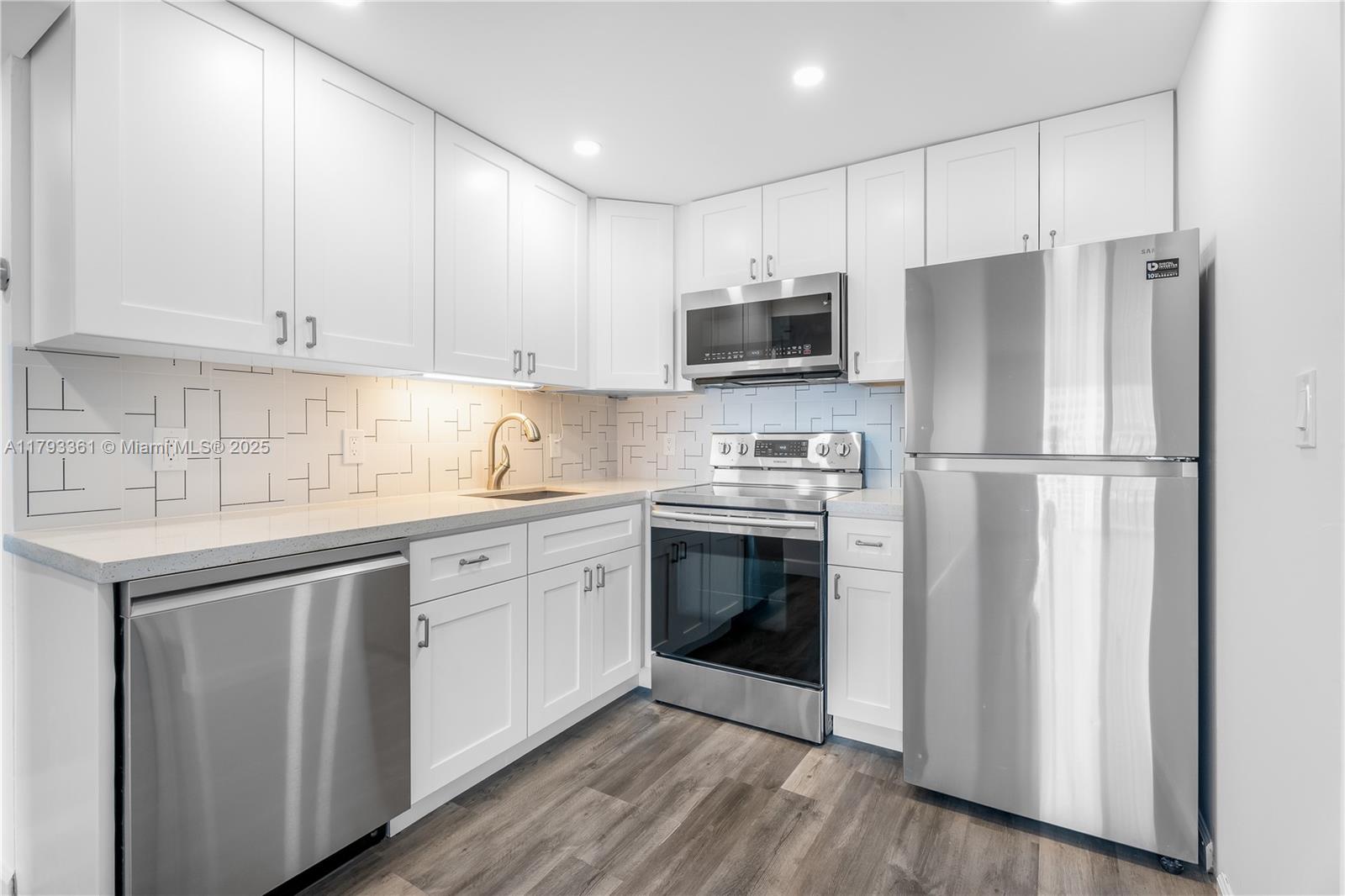 899 West Ave # 8D